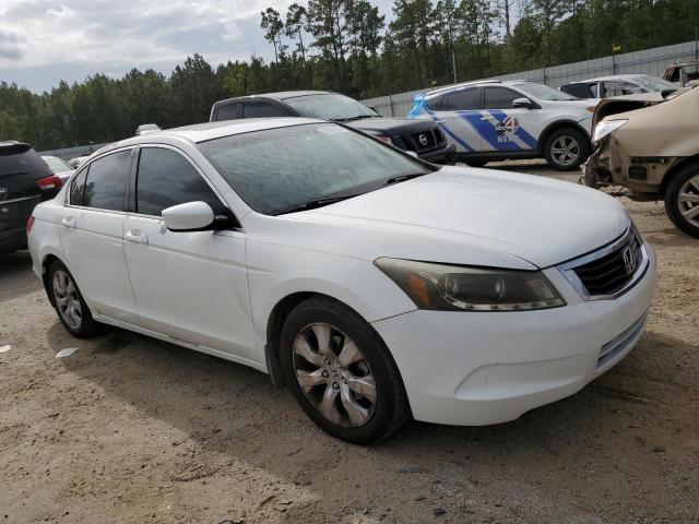 Photo 3 VIN: 1HGCP2F8XAA090692 - HONDA ACCORD 