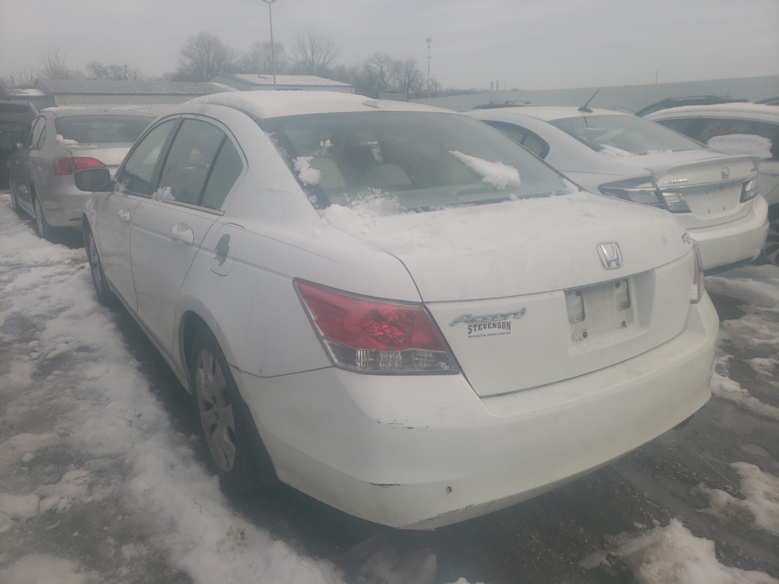 Photo 2 VIN: 1HGCP2F8XAA092667 - HONDA ACCORD EXL 