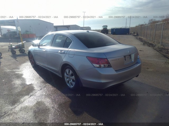 Photo 2 VIN: 1HGCP2F8XAA121892 - HONDA ACCORD SDN 