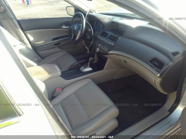 Photo 4 VIN: 1HGCP2F8XAA121892 - HONDA ACCORD SDN 