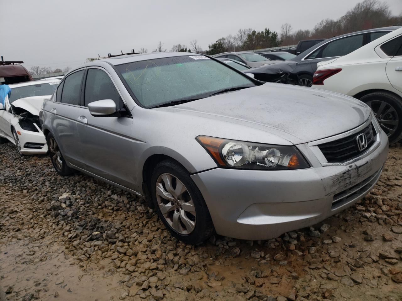 Photo 3 VIN: 1HGCP2F8XAA122587 - HONDA ACCORD 