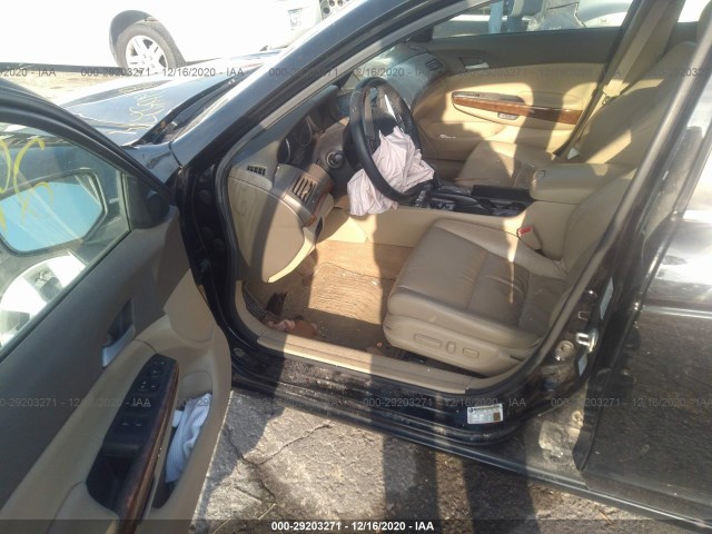 Photo 4 VIN: 1HGCP2F8XAA158912 - HONDA ACCORD SDN 