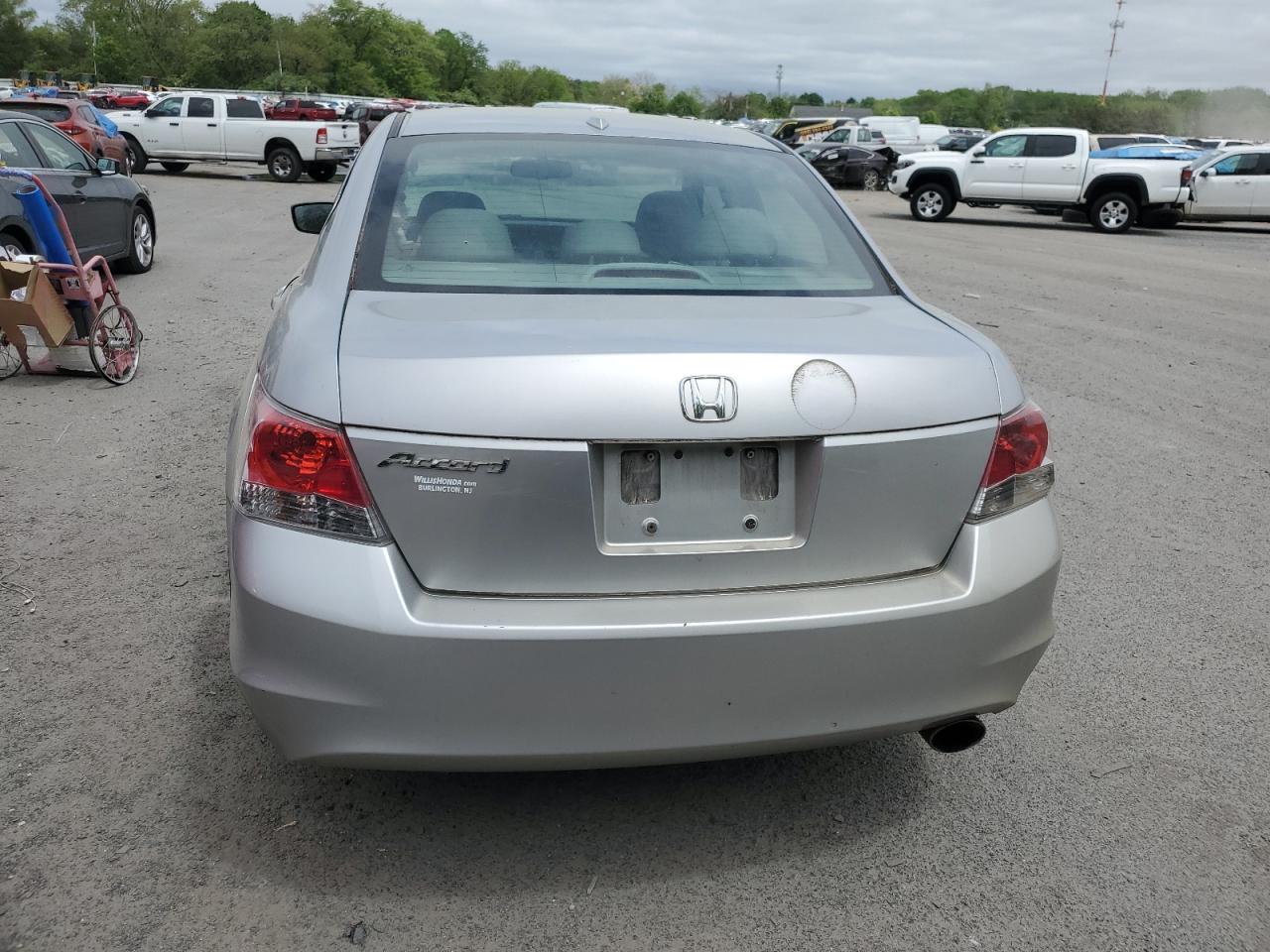 Photo 5 VIN: 1HGCP2F8XAA173507 - HONDA ACCORD 