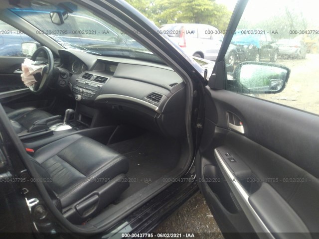 Photo 4 VIN: 1HGCP2F8XAA180571 - HONDA ACCORD SDN 