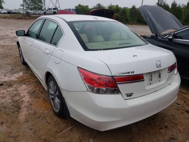 Photo 2 VIN: 1HGCP2F8XBA058665 - HONDA ACCORD EXL 