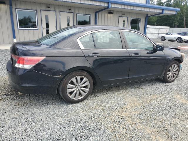 Photo 2 VIN: 1HGCP2F8XBA137771 - HONDA ACCORD 