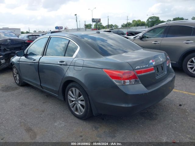 Photo 2 VIN: 1HGCP2F8XCA054410 - HONDA ACCORD 