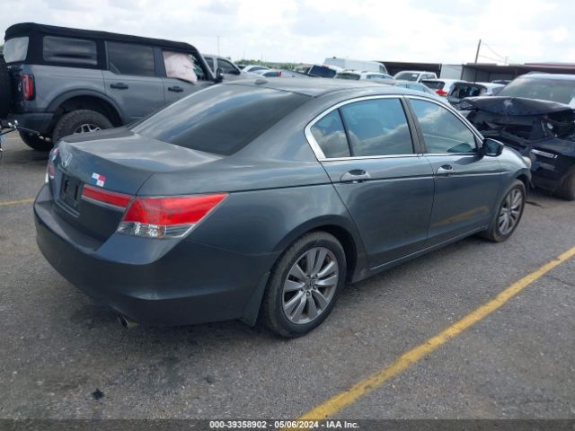 Photo 3 VIN: 1HGCP2F8XCA054410 - HONDA ACCORD 