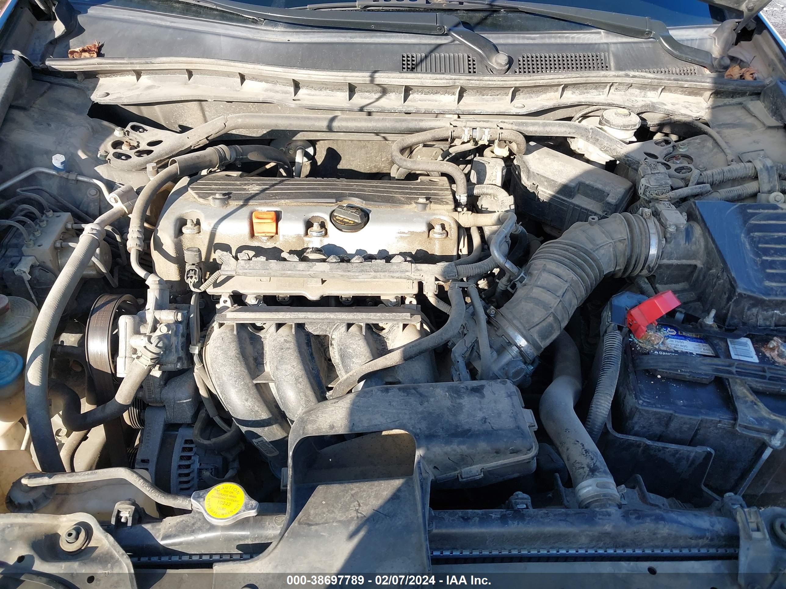 Photo 9 VIN: 1HGCP2F8XCA066587 - HONDA ACCORD 