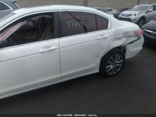 Photo 5 VIN: 1HGCP2F8XCA100978 - HONDA ACCORD SDN 