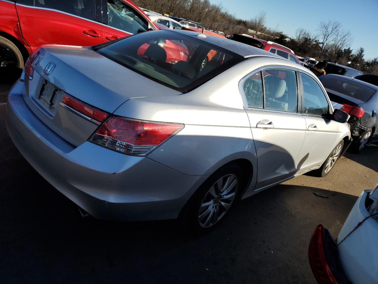 Photo 2 VIN: 1HGCP2F8XCA153650 - HONDA ACCORD 