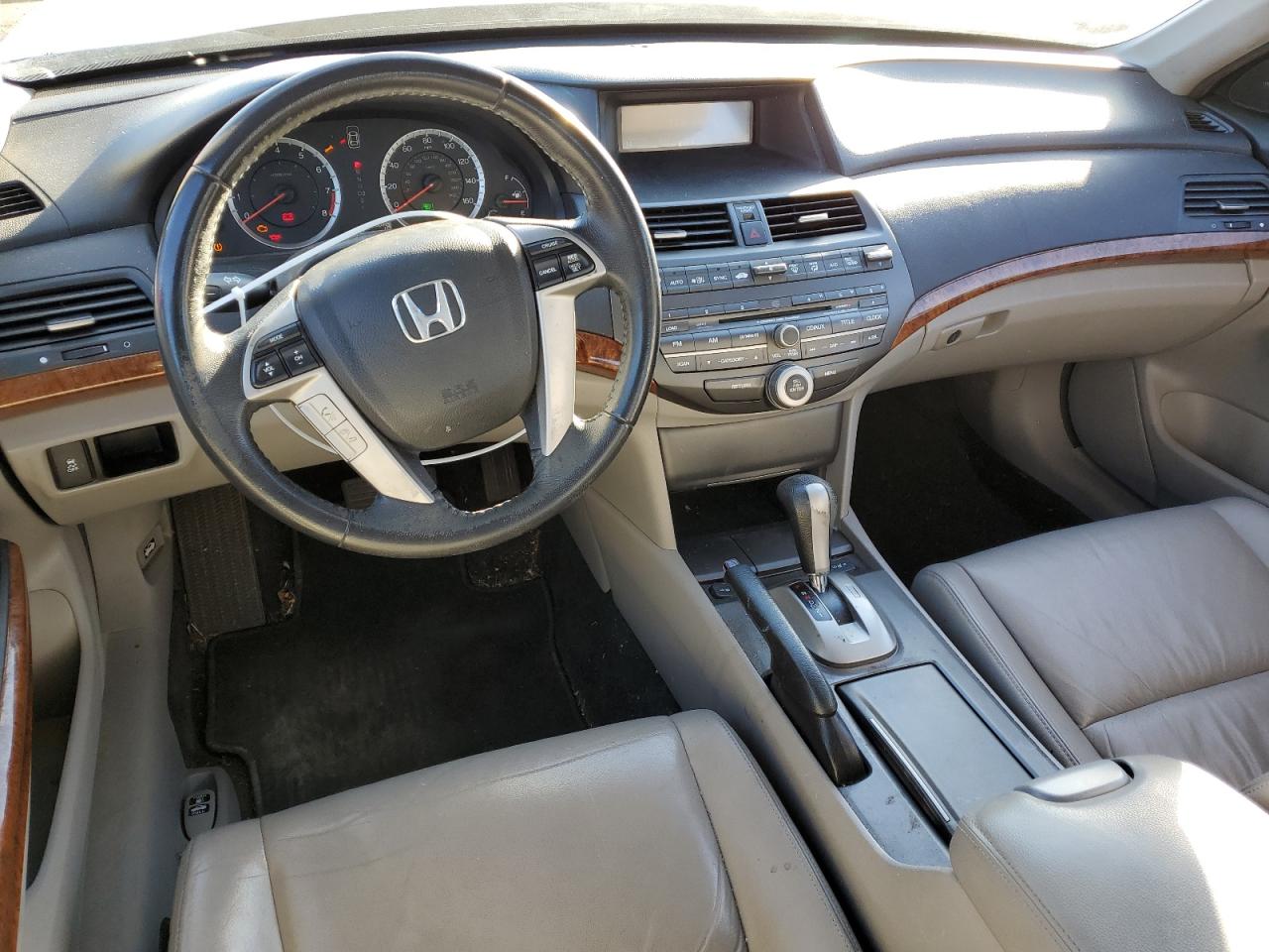 Photo 7 VIN: 1HGCP2F8XCA153650 - HONDA ACCORD 