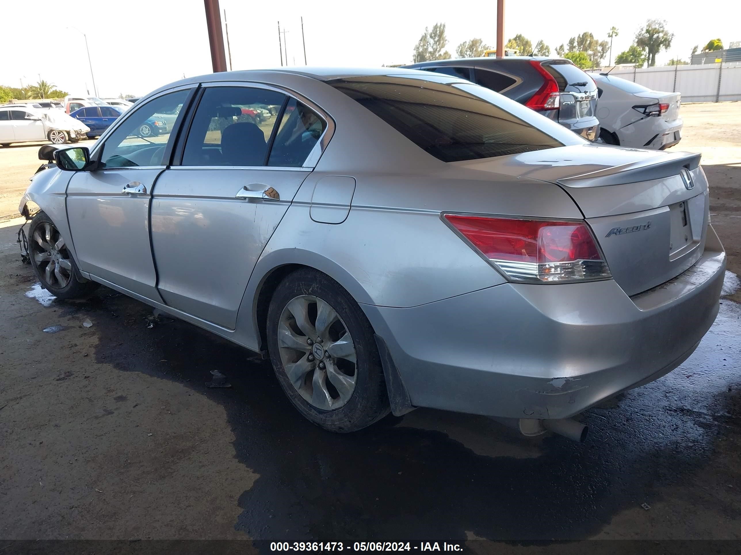 Photo 14 VIN: 1HGCP36708A010386 - HONDA ACCORD 