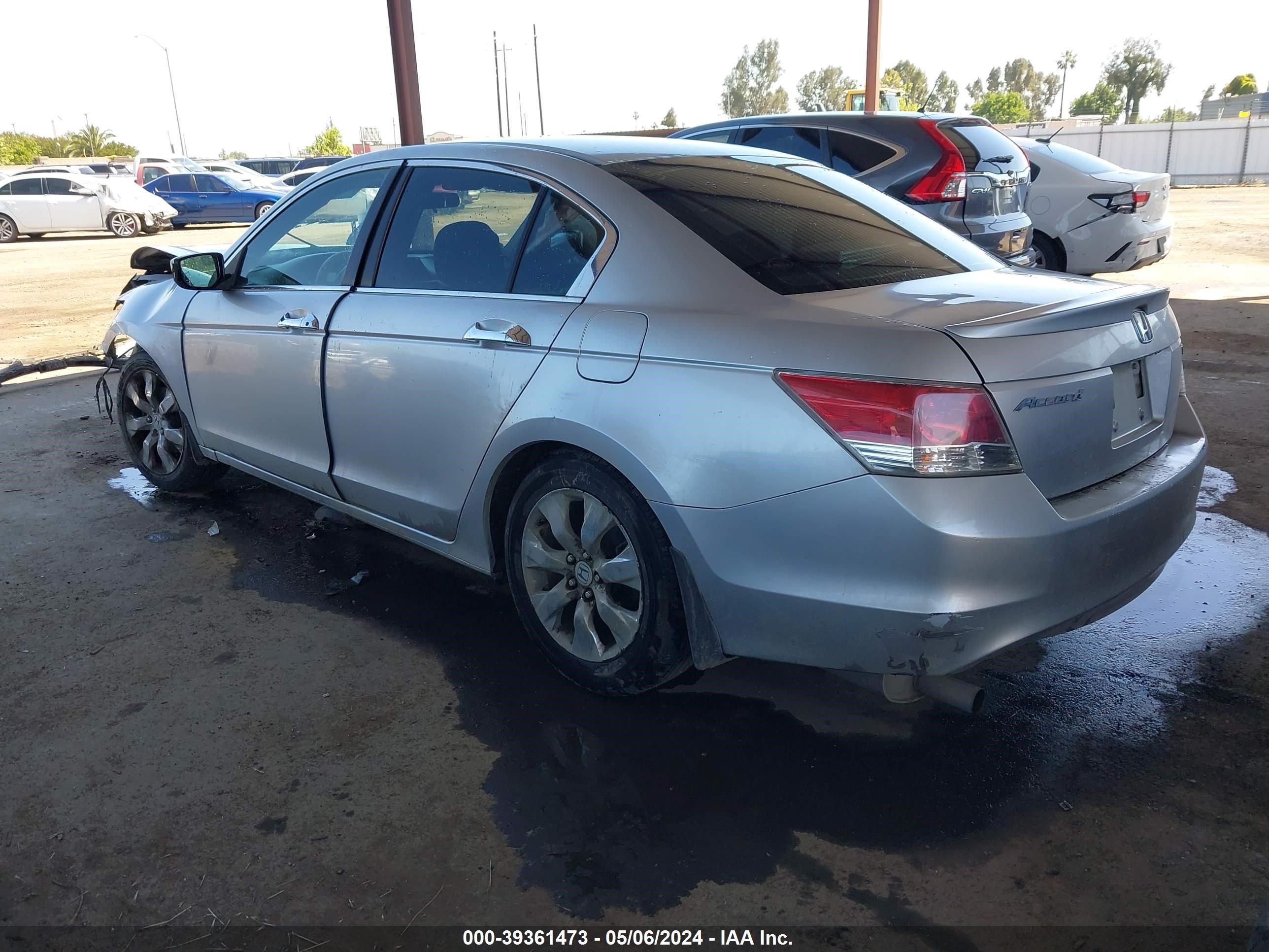 Photo 2 VIN: 1HGCP36708A010386 - HONDA ACCORD 