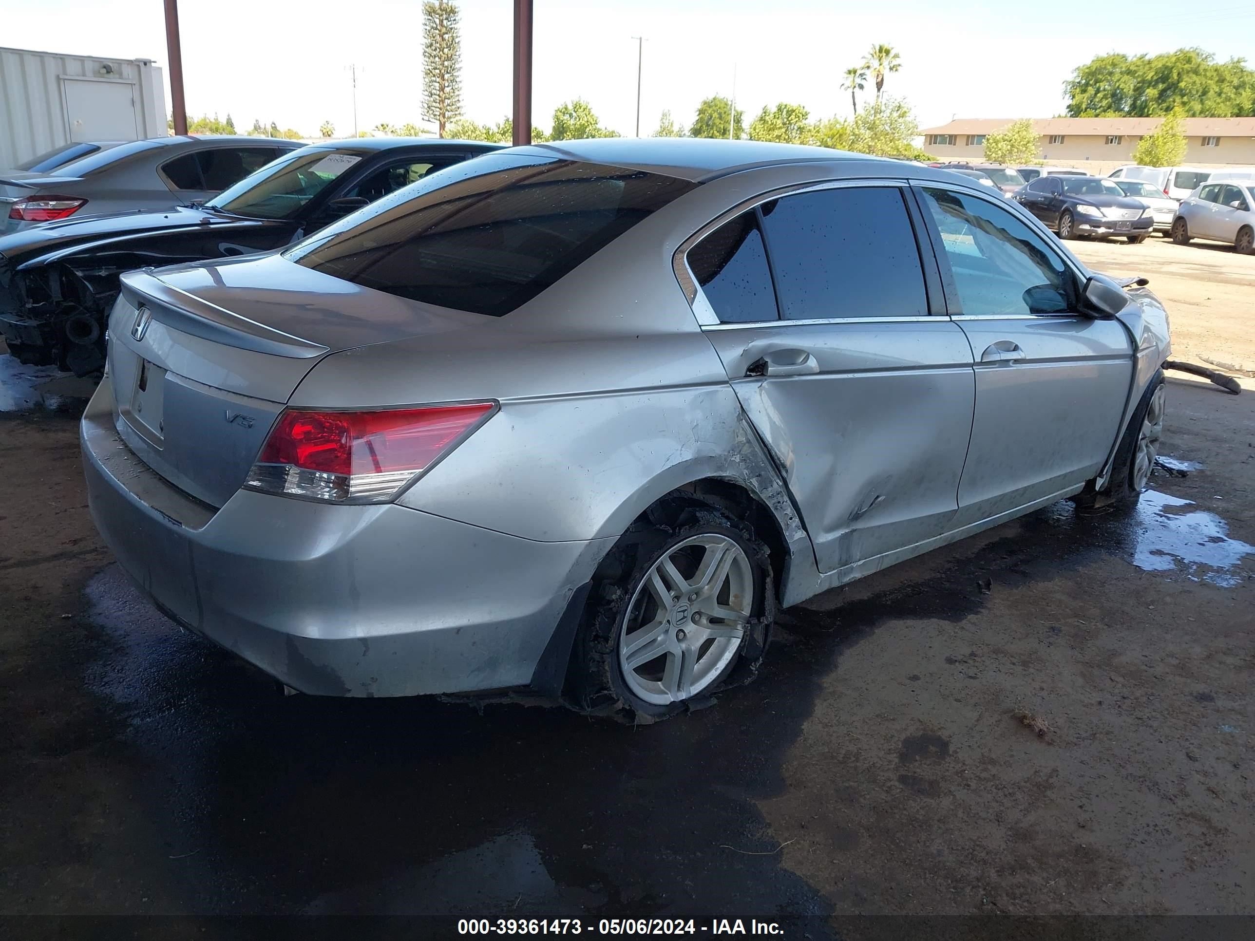 Photo 3 VIN: 1HGCP36708A010386 - HONDA ACCORD 