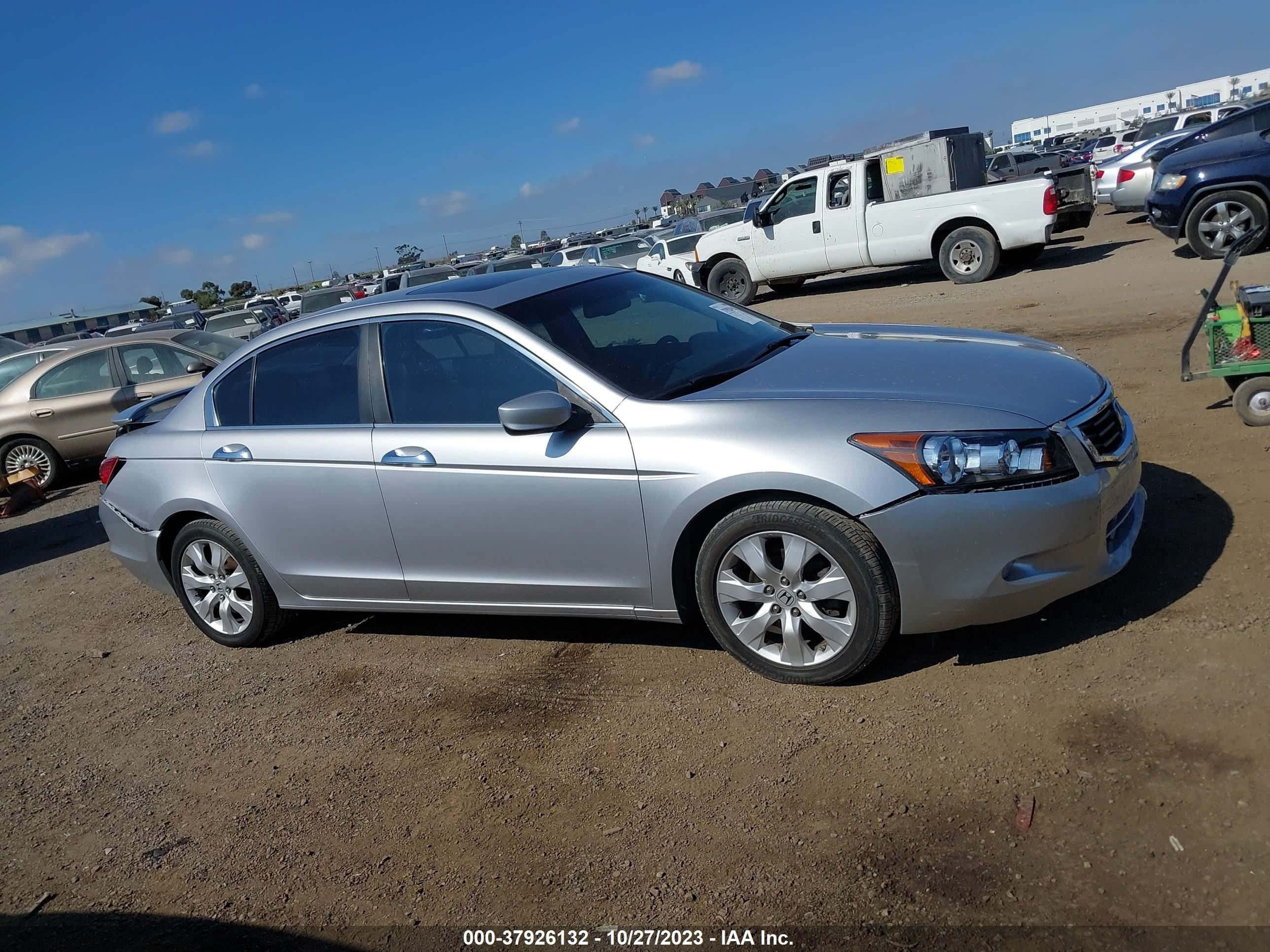 Photo 12 VIN: 1HGCP36808A001258 - HONDA ACCORD 