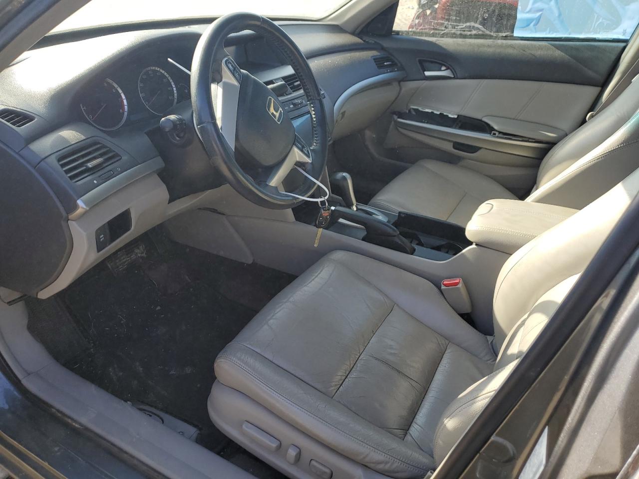 Photo 6 VIN: 1HGCP36808A029156 - HONDA ACCORD 