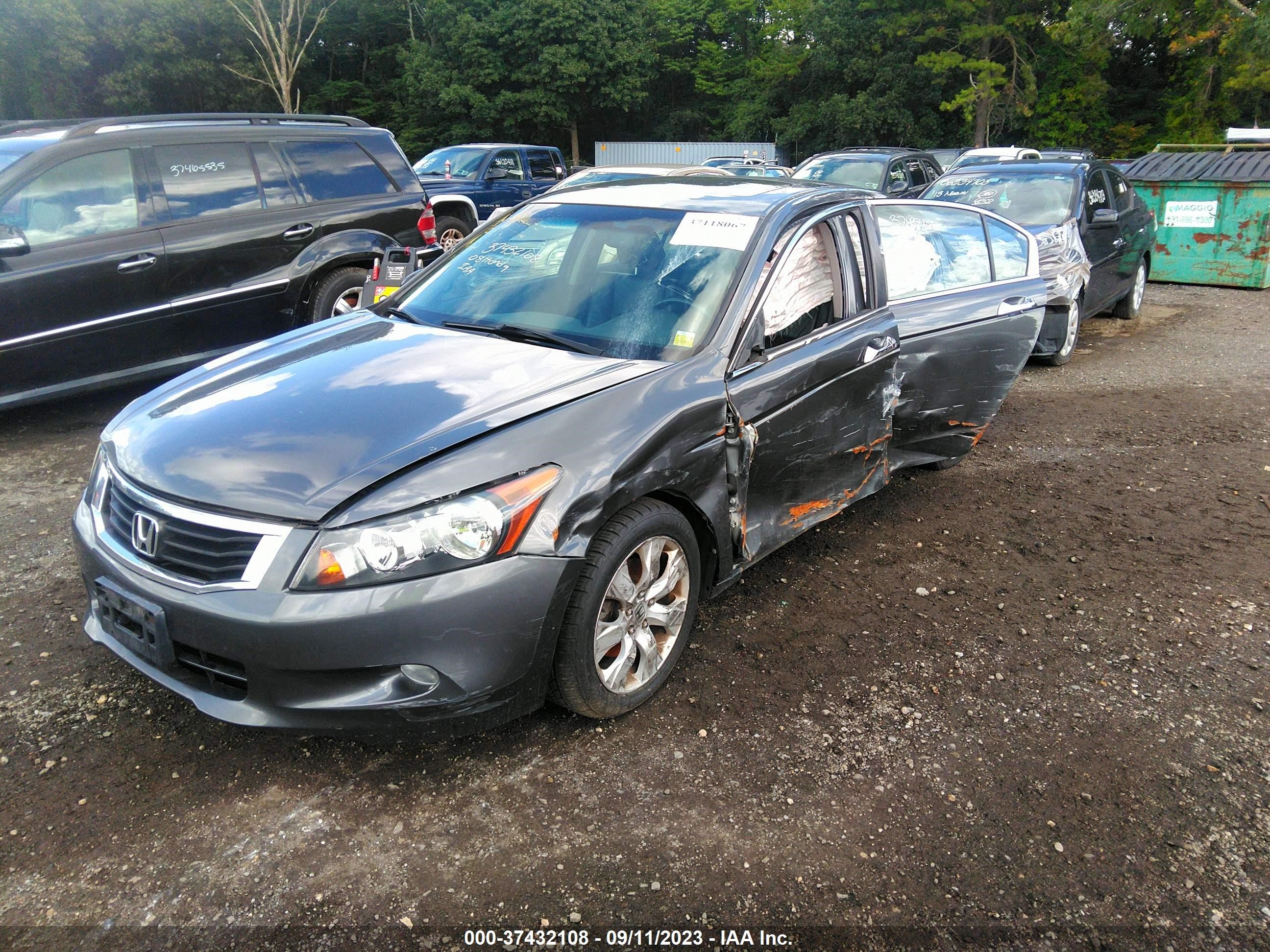 Photo 1 VIN: 1HGCP36808A050105 - HONDA ACCORD 