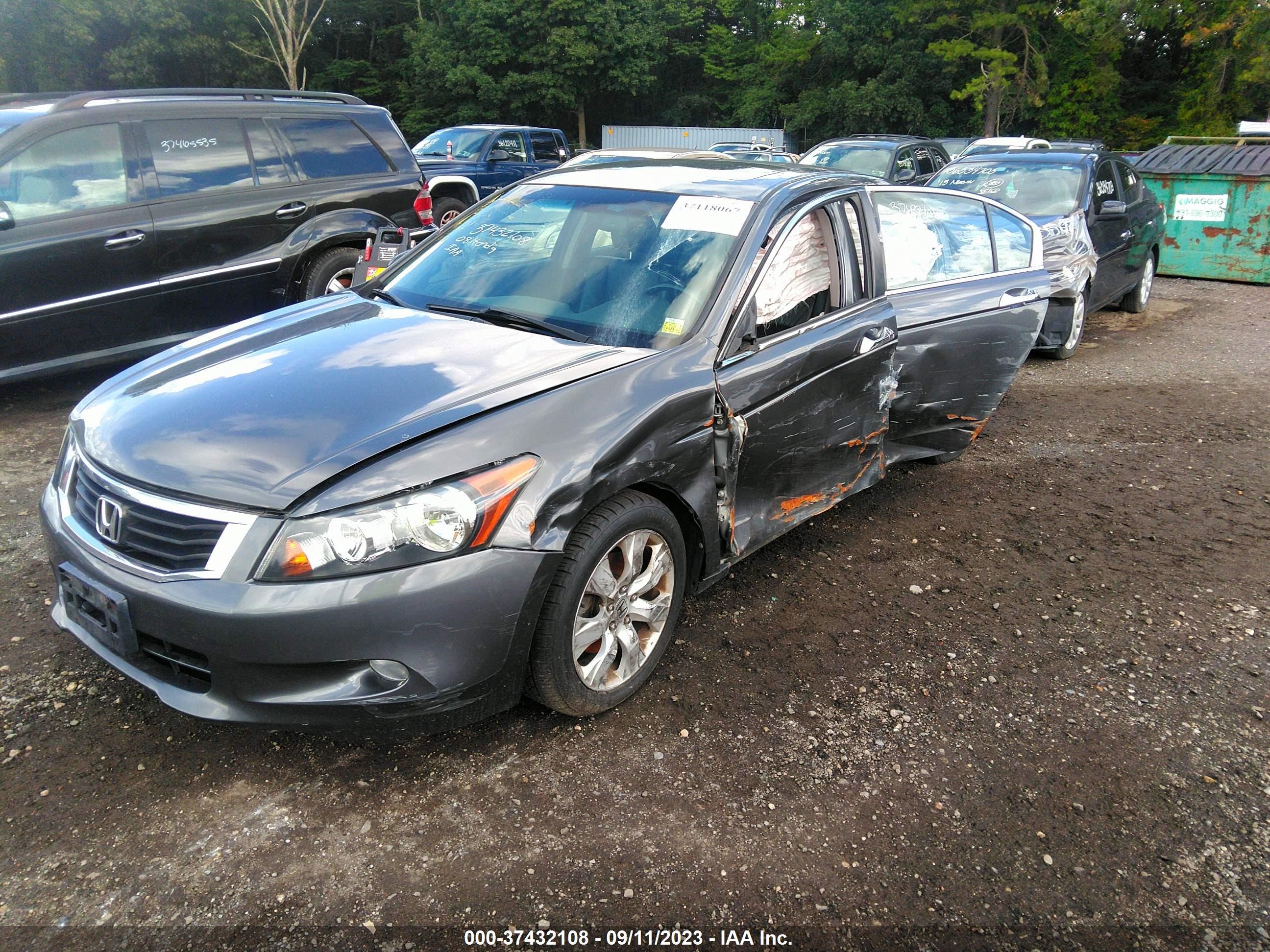 Photo 5 VIN: 1HGCP36808A050105 - HONDA ACCORD 