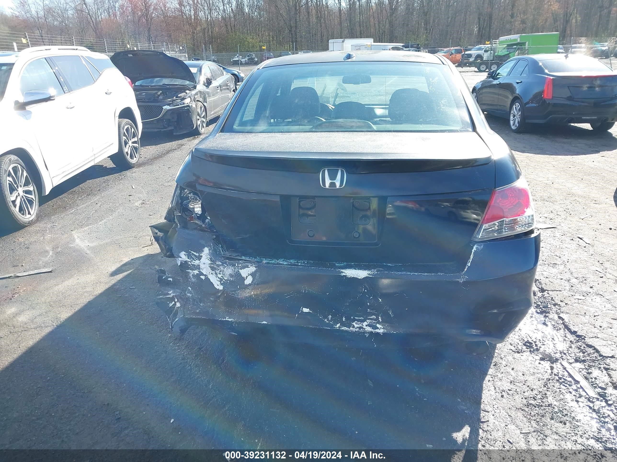 Photo 11 VIN: 1HGCP36808A050220 - HONDA ACCORD 