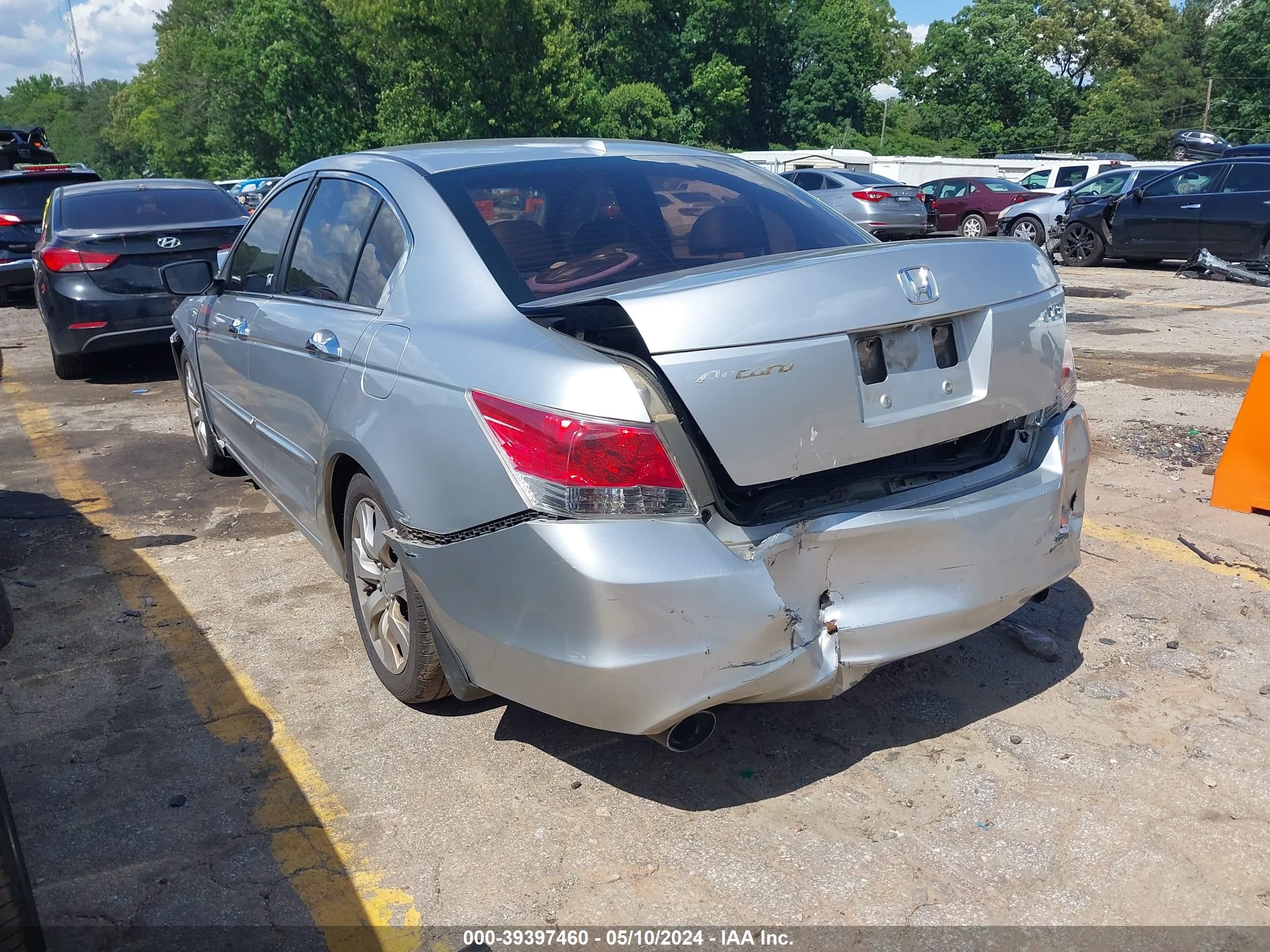 Photo 2 VIN: 1HGCP36809A008129 - HONDA ACCORD 