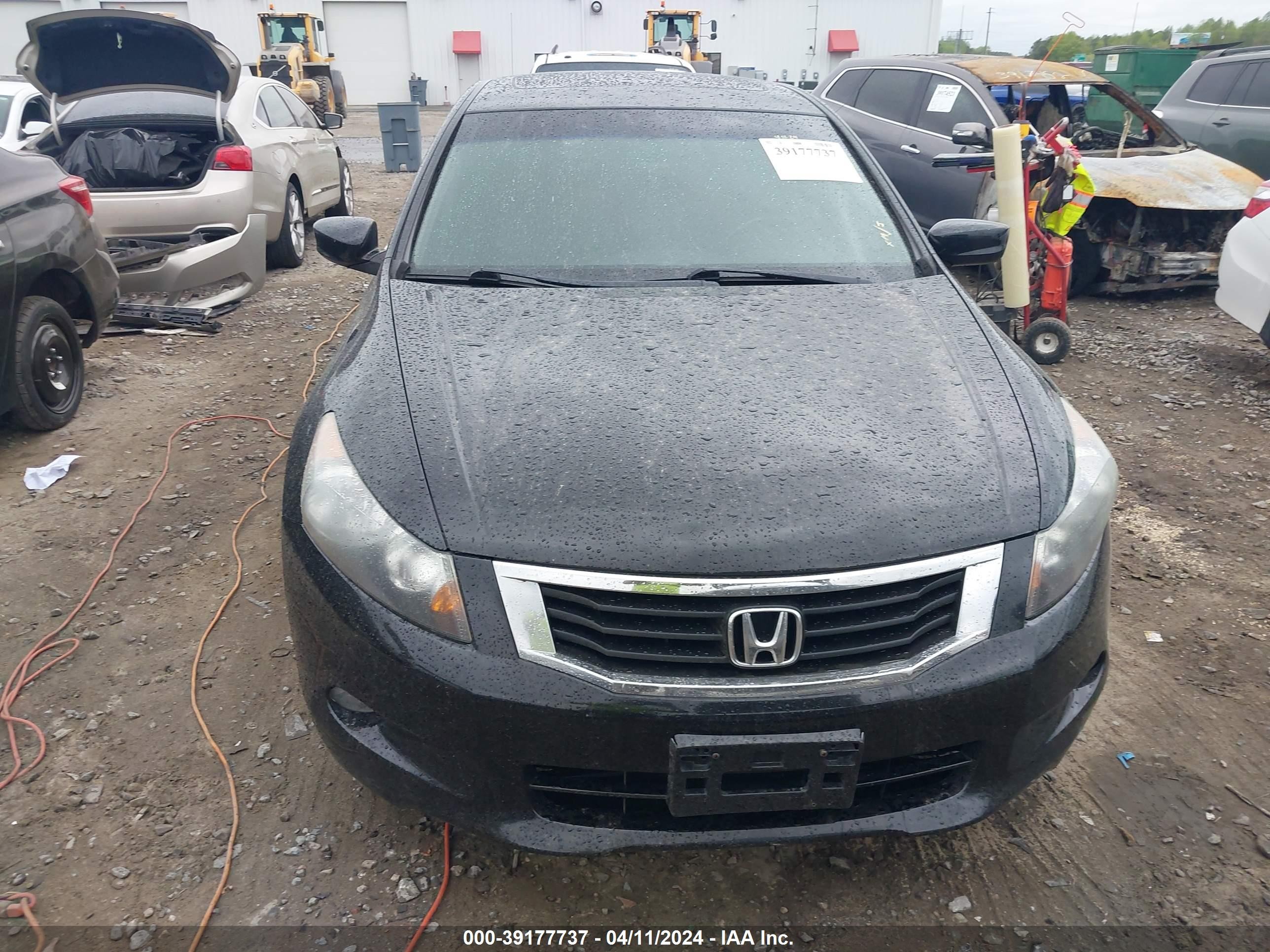 Photo 11 VIN: 1HGCP36809A012083 - HONDA ACCORD 