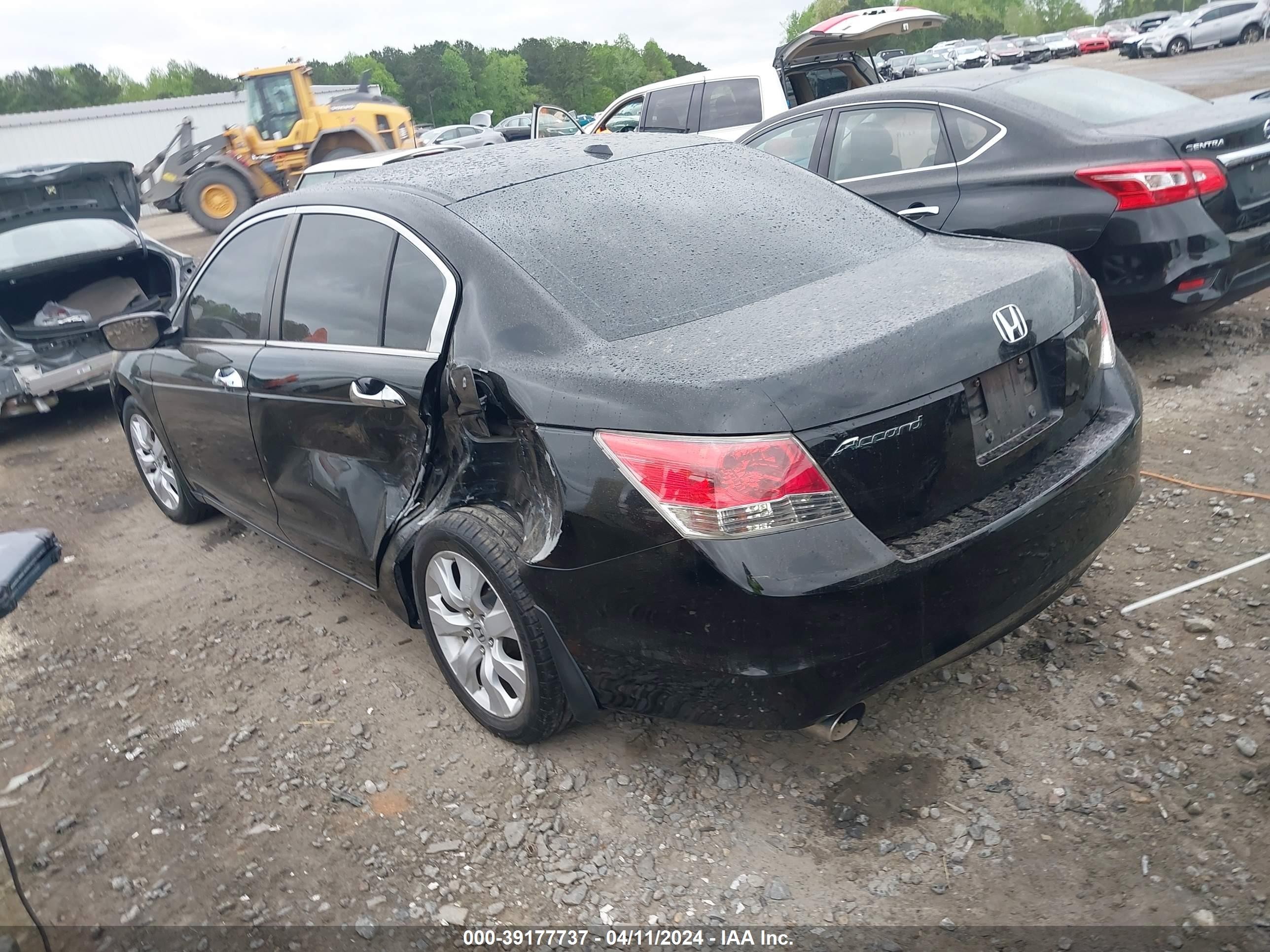 Photo 2 VIN: 1HGCP36809A012083 - HONDA ACCORD 