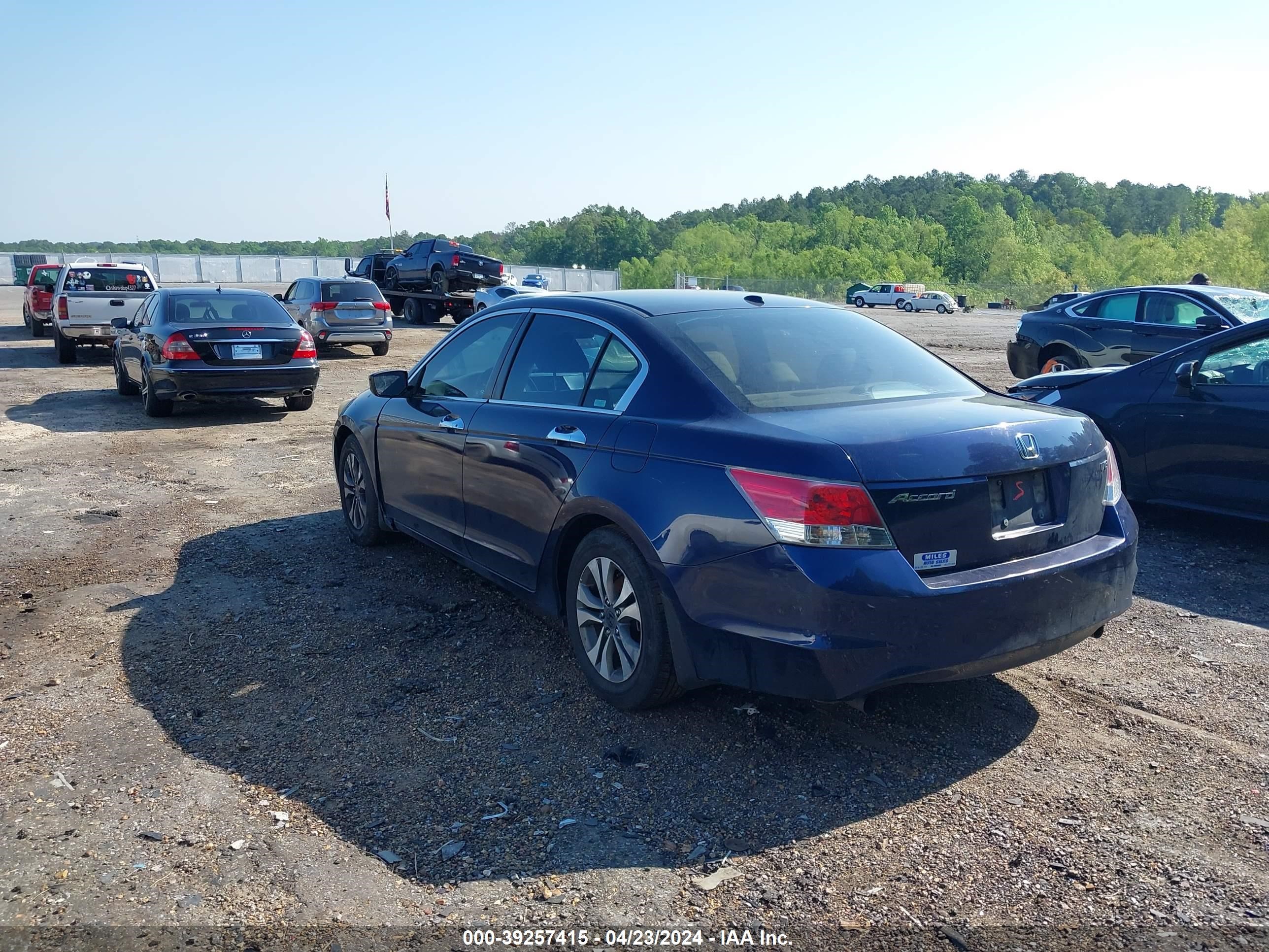 Photo 2 VIN: 1HGCP36809A039848 - HONDA ACCORD 