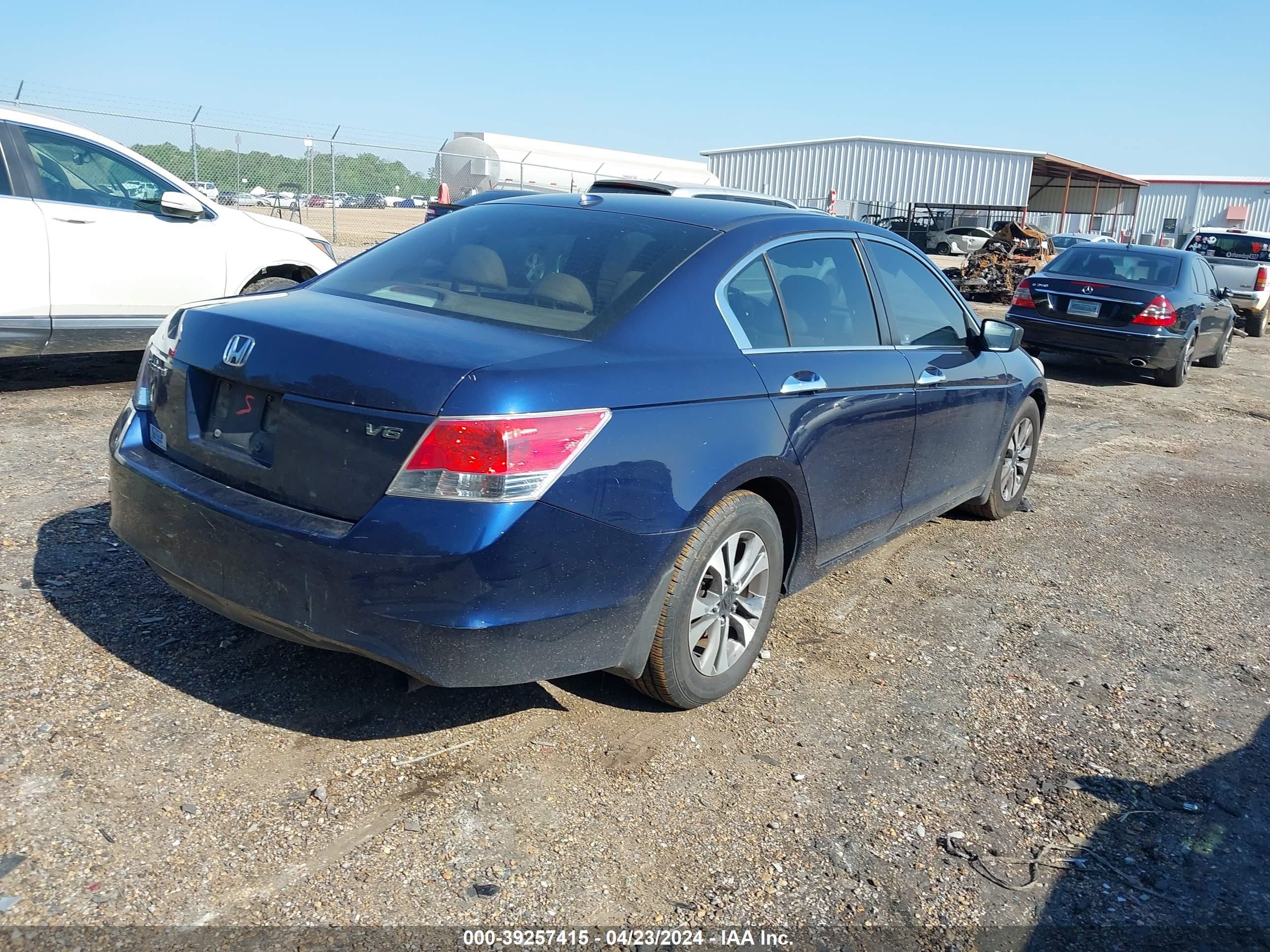 Photo 3 VIN: 1HGCP36809A039848 - HONDA ACCORD 