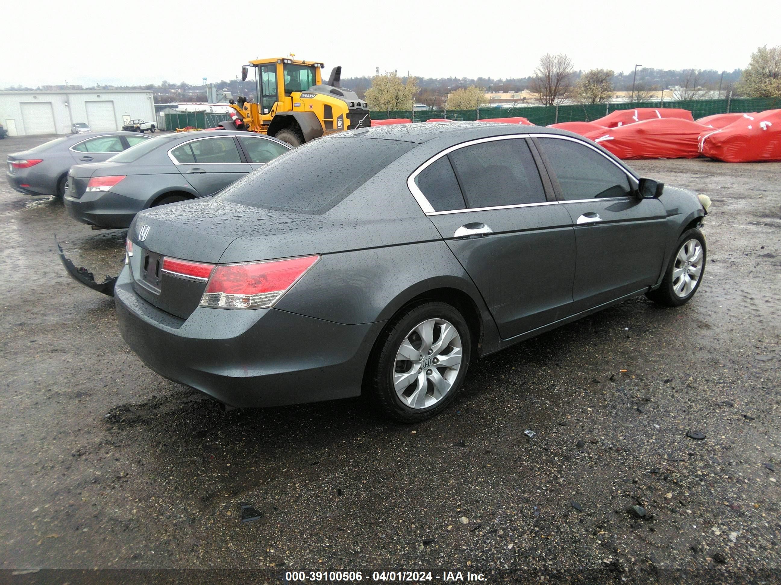 Photo 3 VIN: 1HGCP36818A008526 - HONDA ACCORD 