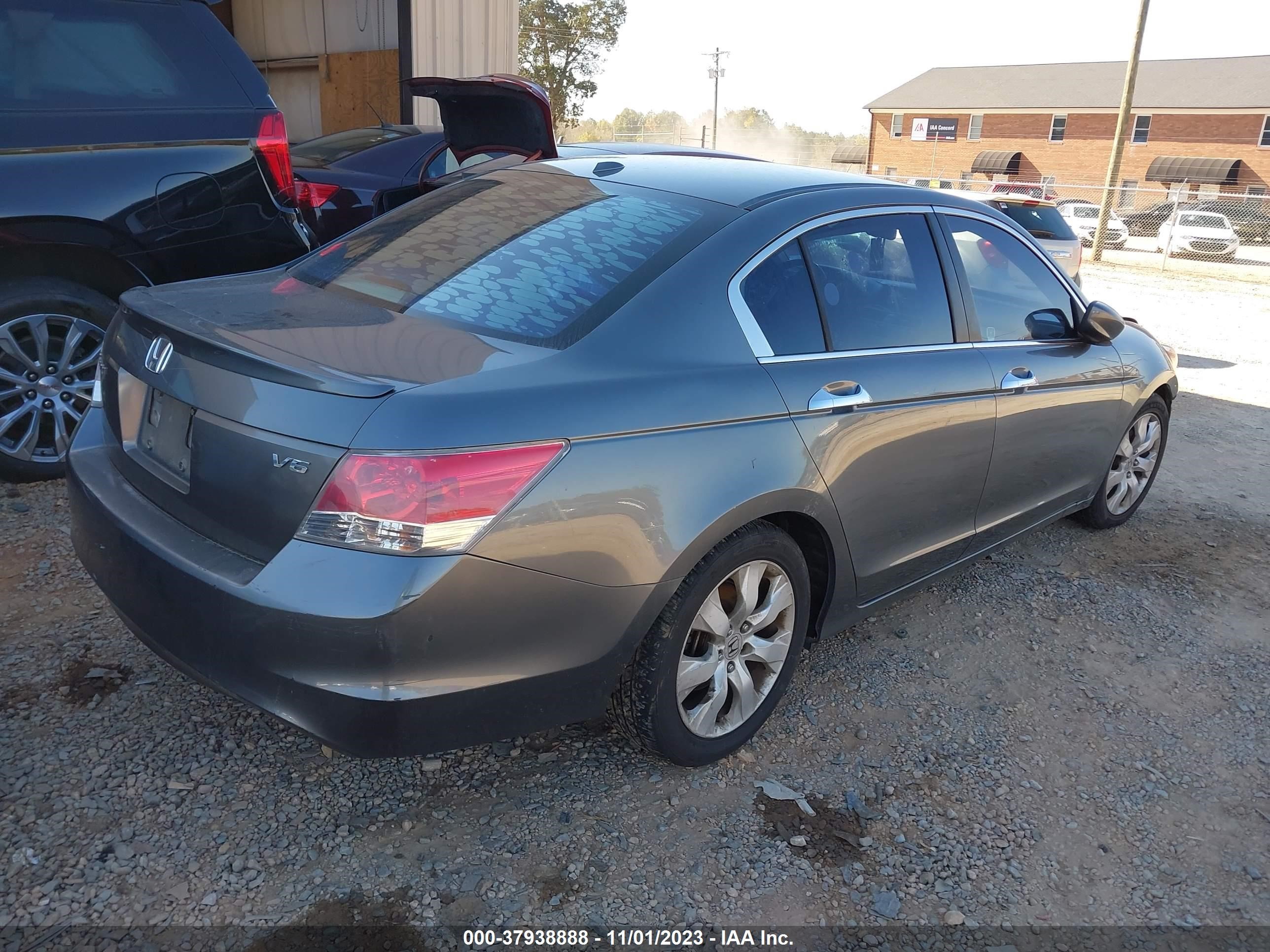 Photo 3 VIN: 1HGCP36818A073909 - HONDA ACCORD 