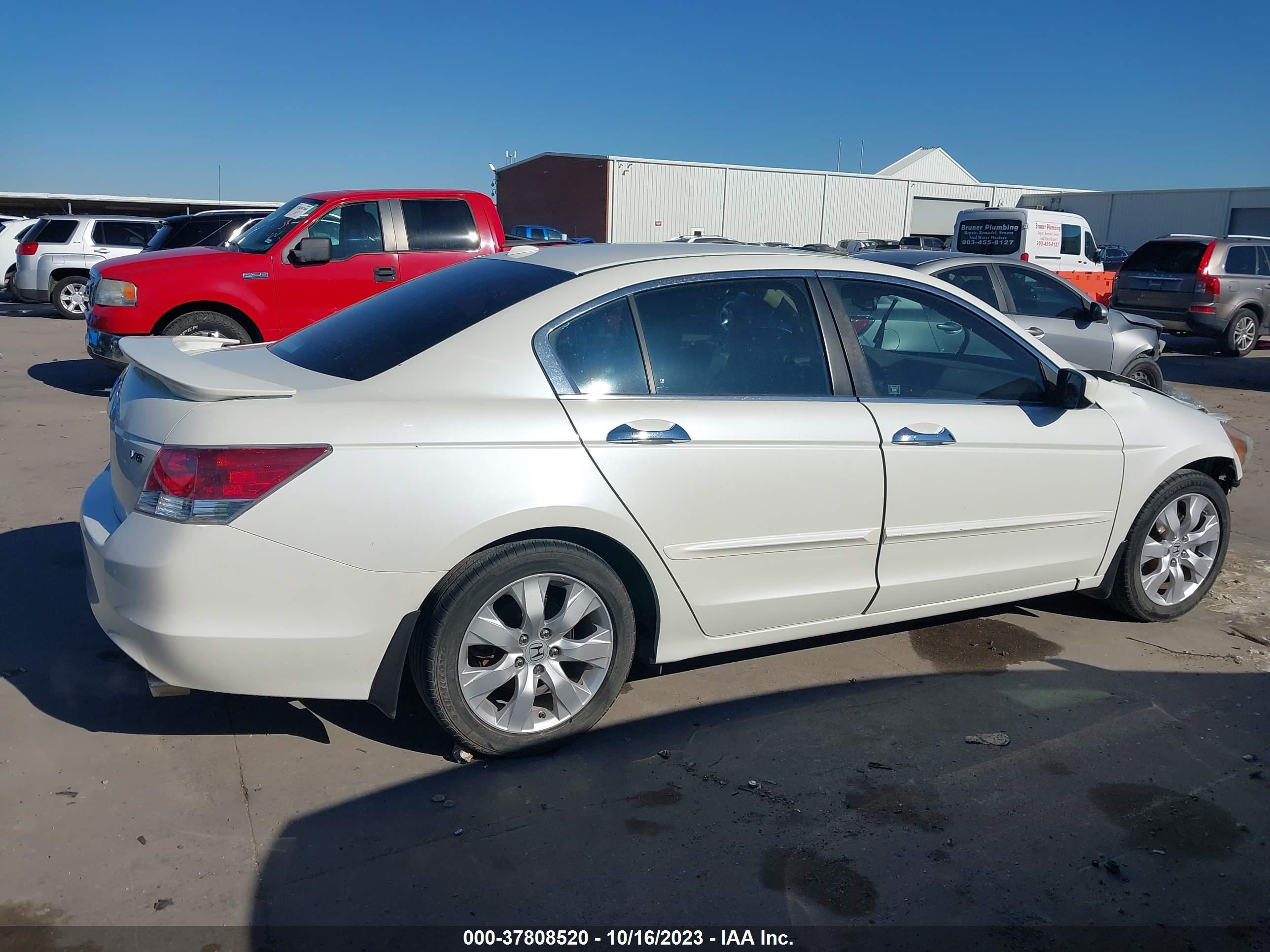 Photo 12 VIN: 1HGCP36818A081251 - HONDA ACCORD 