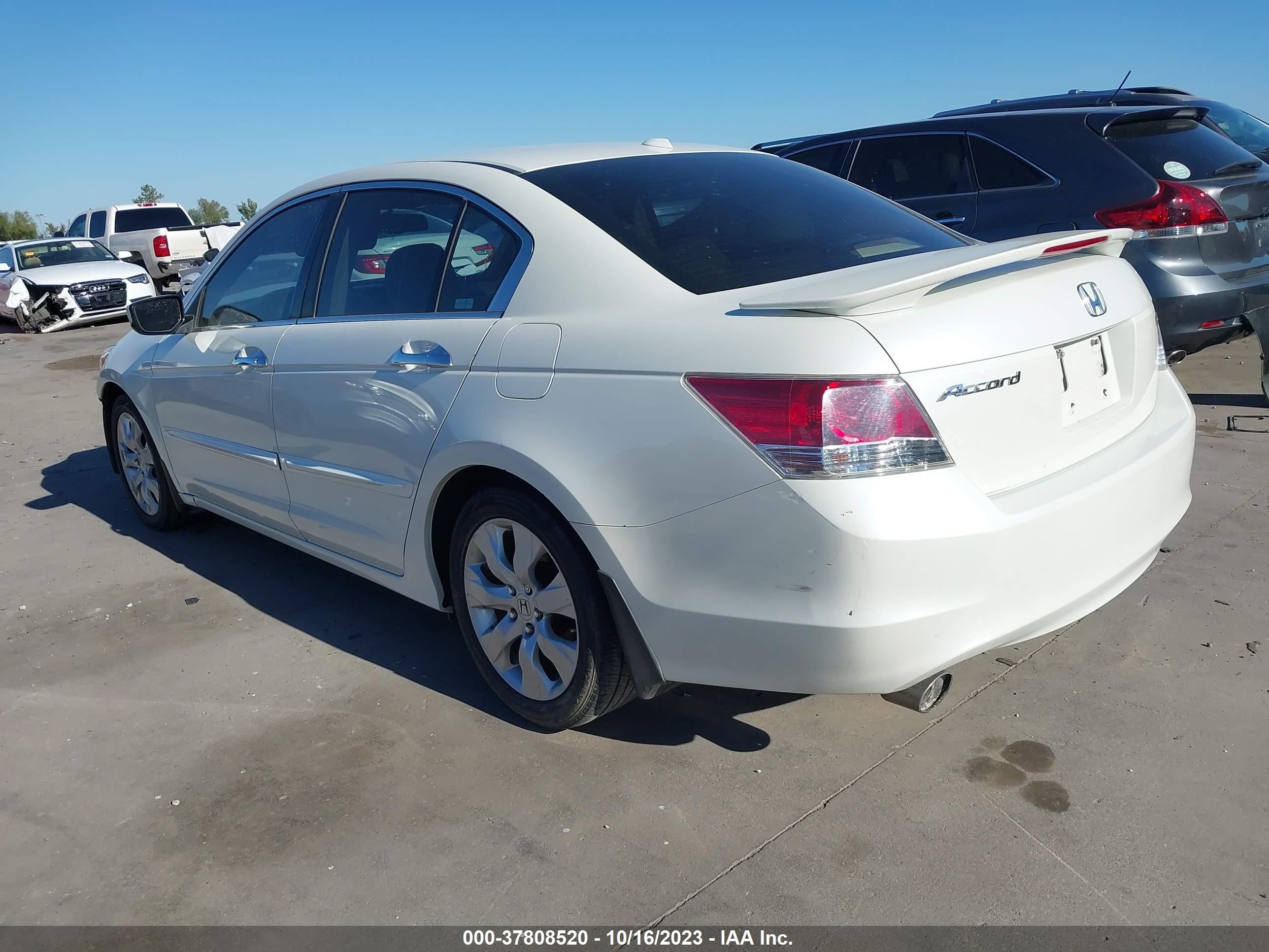 Photo 2 VIN: 1HGCP36818A081251 - HONDA ACCORD 