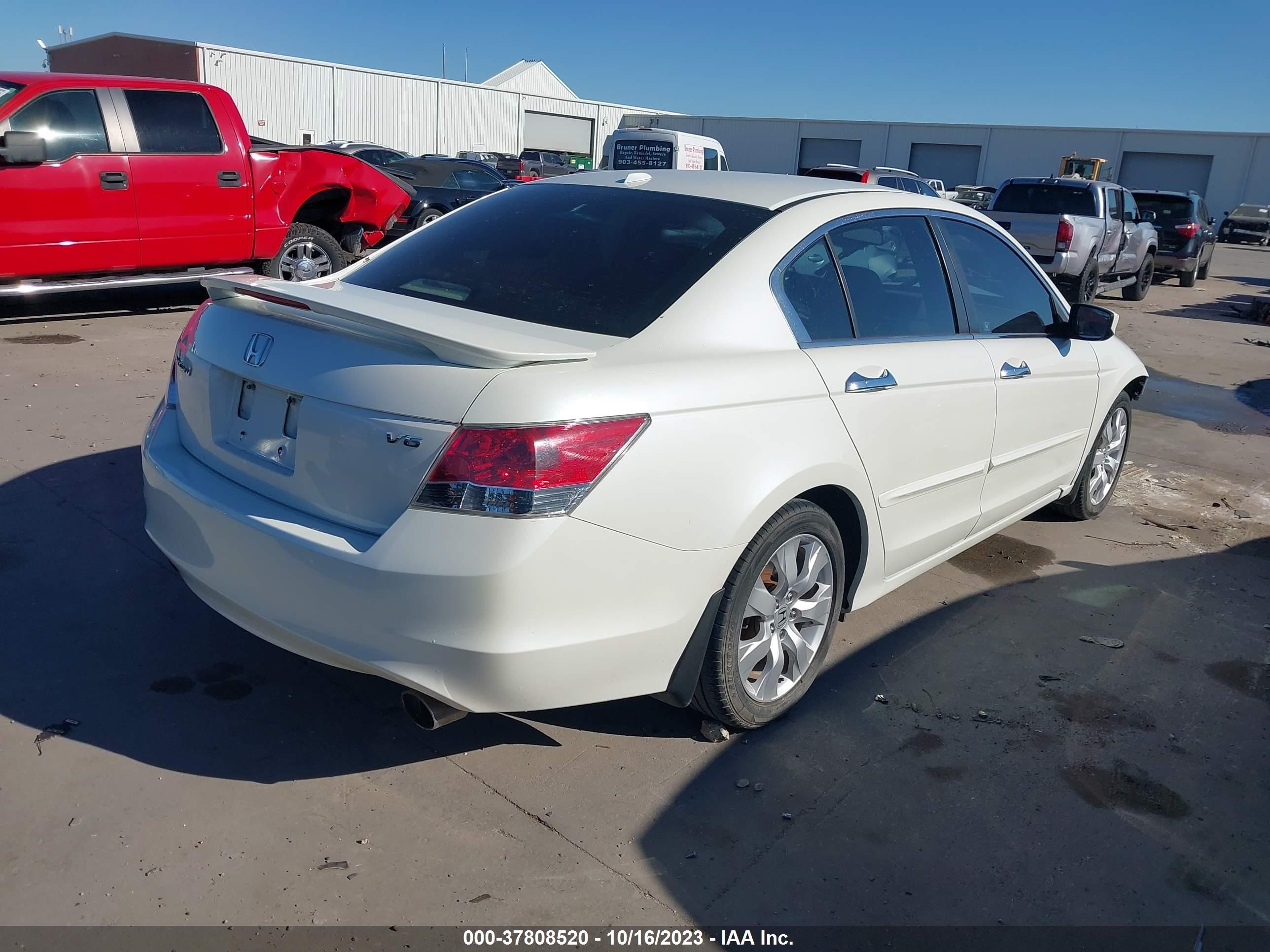 Photo 3 VIN: 1HGCP36818A081251 - HONDA ACCORD 