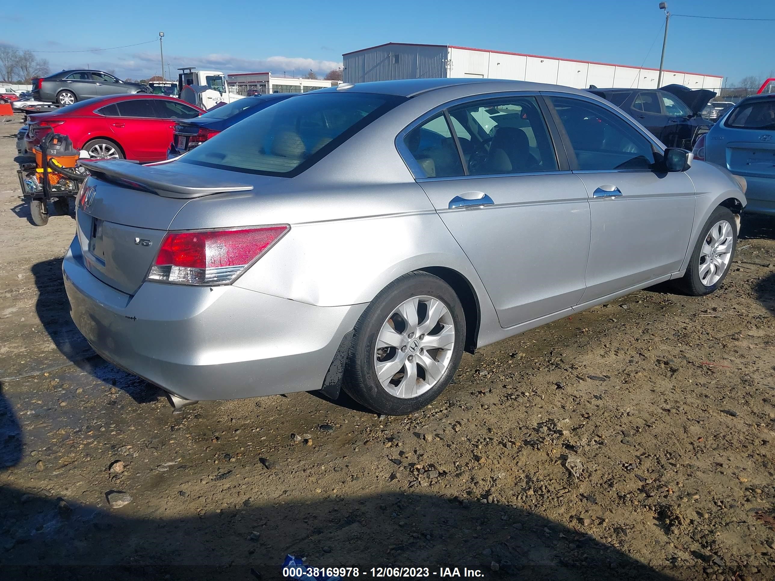 Photo 3 VIN: 1HGCP36819A021925 - HONDA ACCORD 