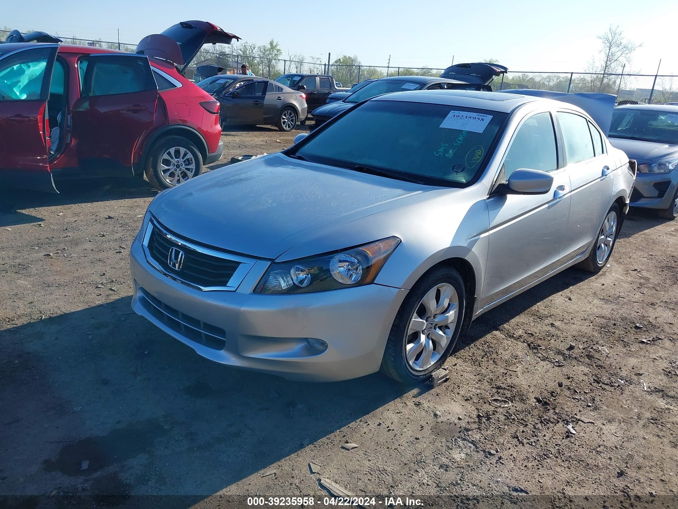 Photo 1 VIN: 1HGCP36819A032973 - HONDA ACCORD 