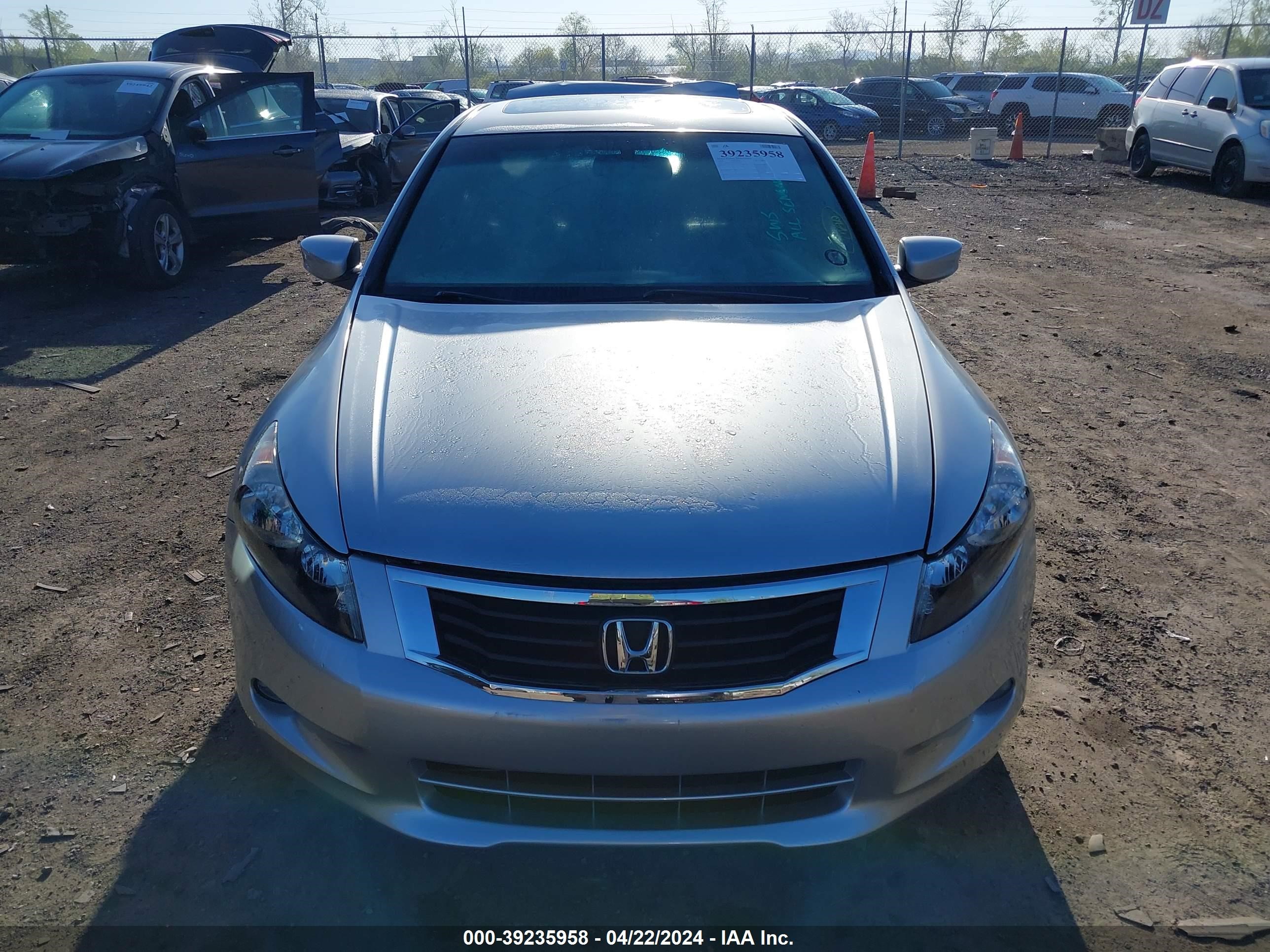 Photo 11 VIN: 1HGCP36819A032973 - HONDA ACCORD 