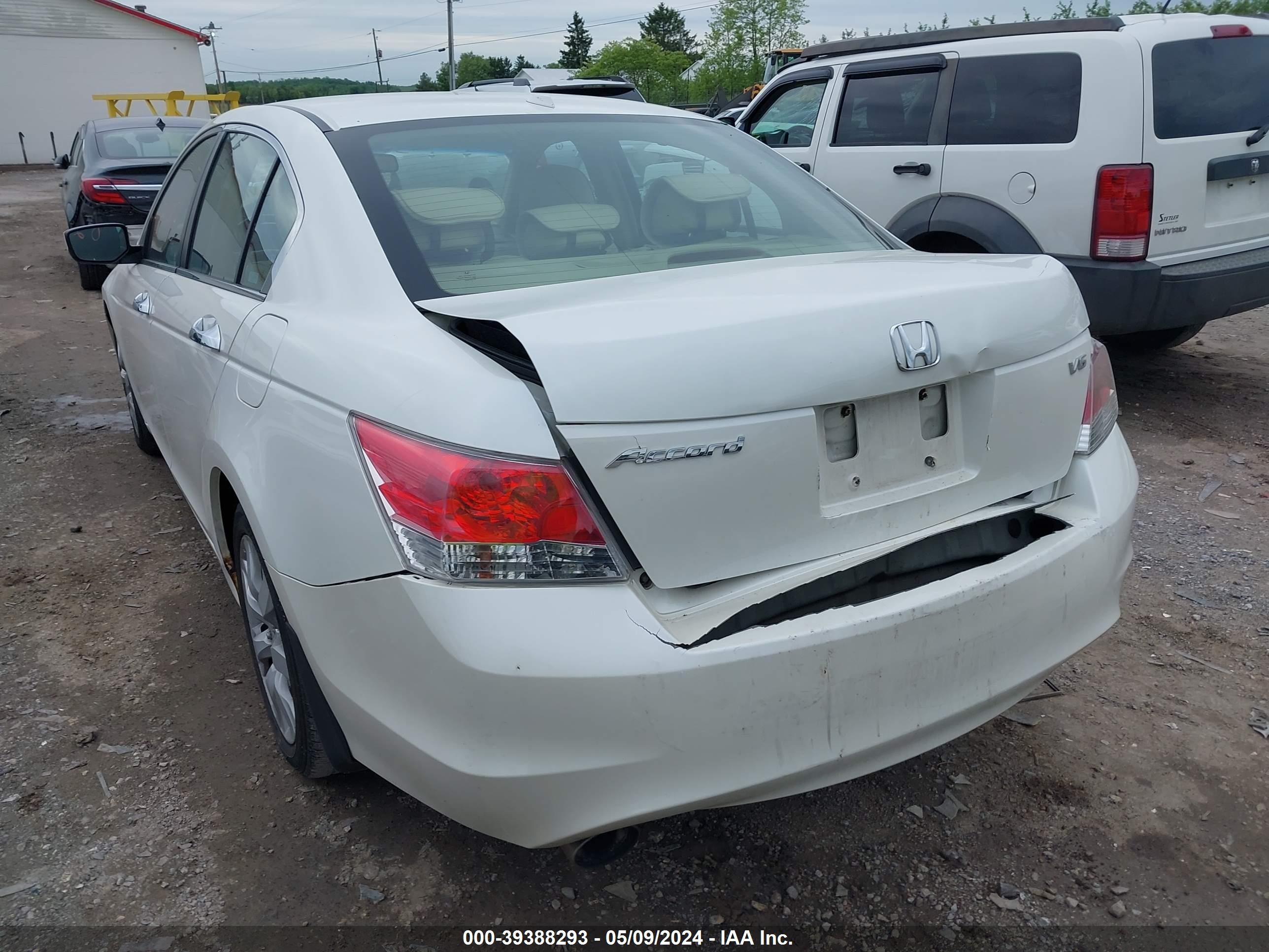 Photo 5 VIN: 1HGCP36828A028543 - HONDA ACCORD 