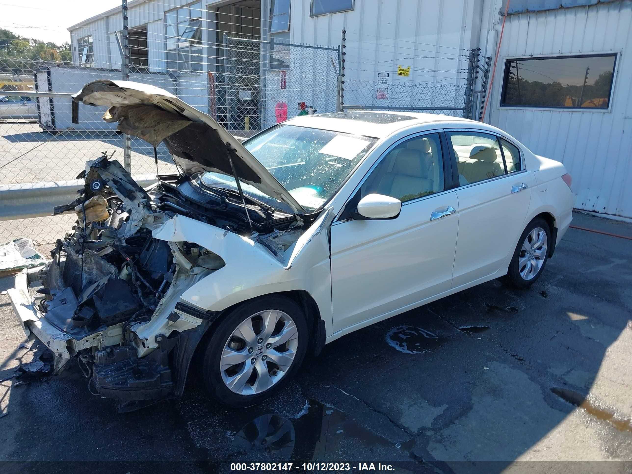 Photo 1 VIN: 1HGCP36828A047447 - HONDA ACCORD 