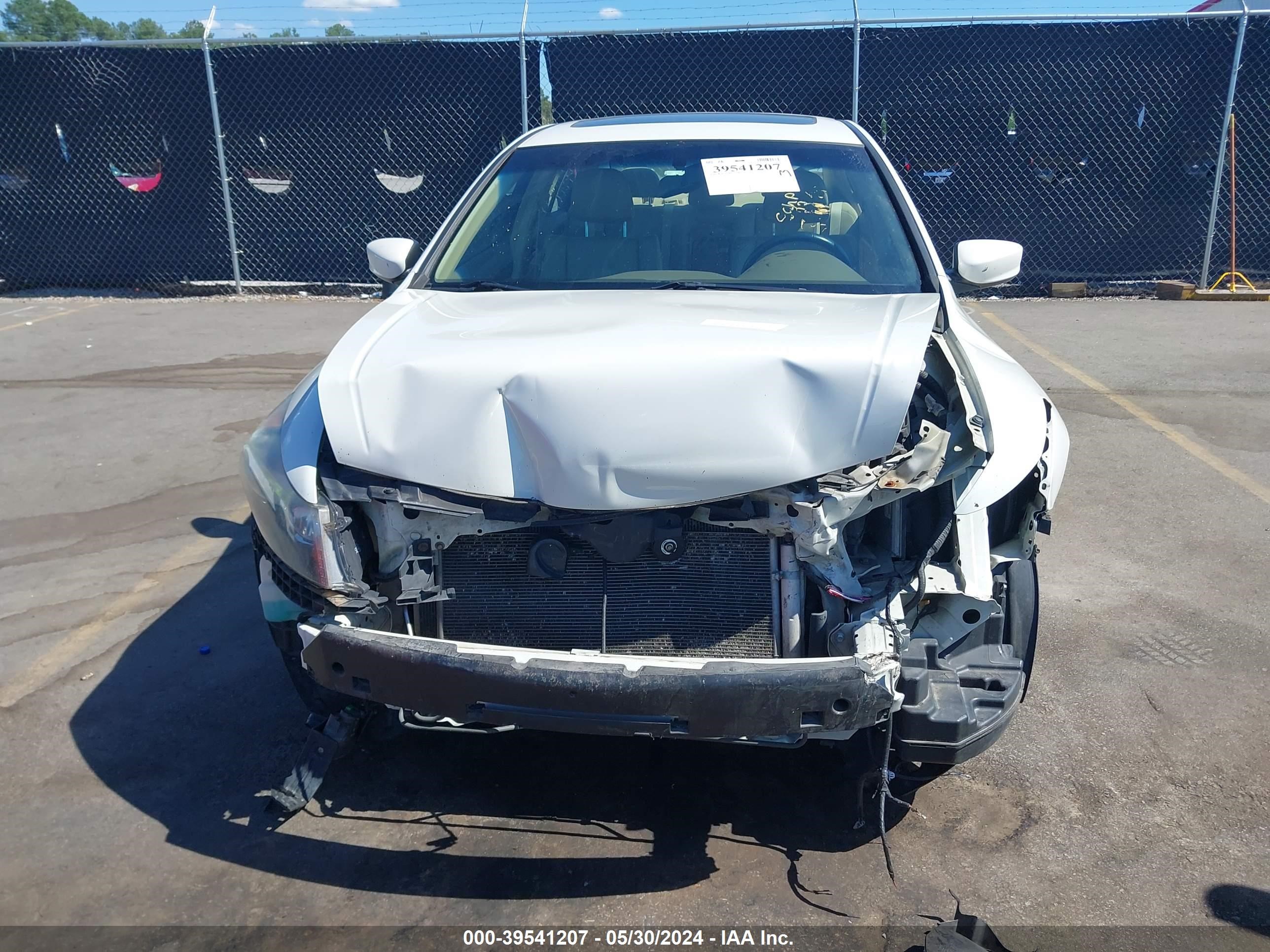 Photo 12 VIN: 1HGCP36828A066032 - HONDA ACCORD 