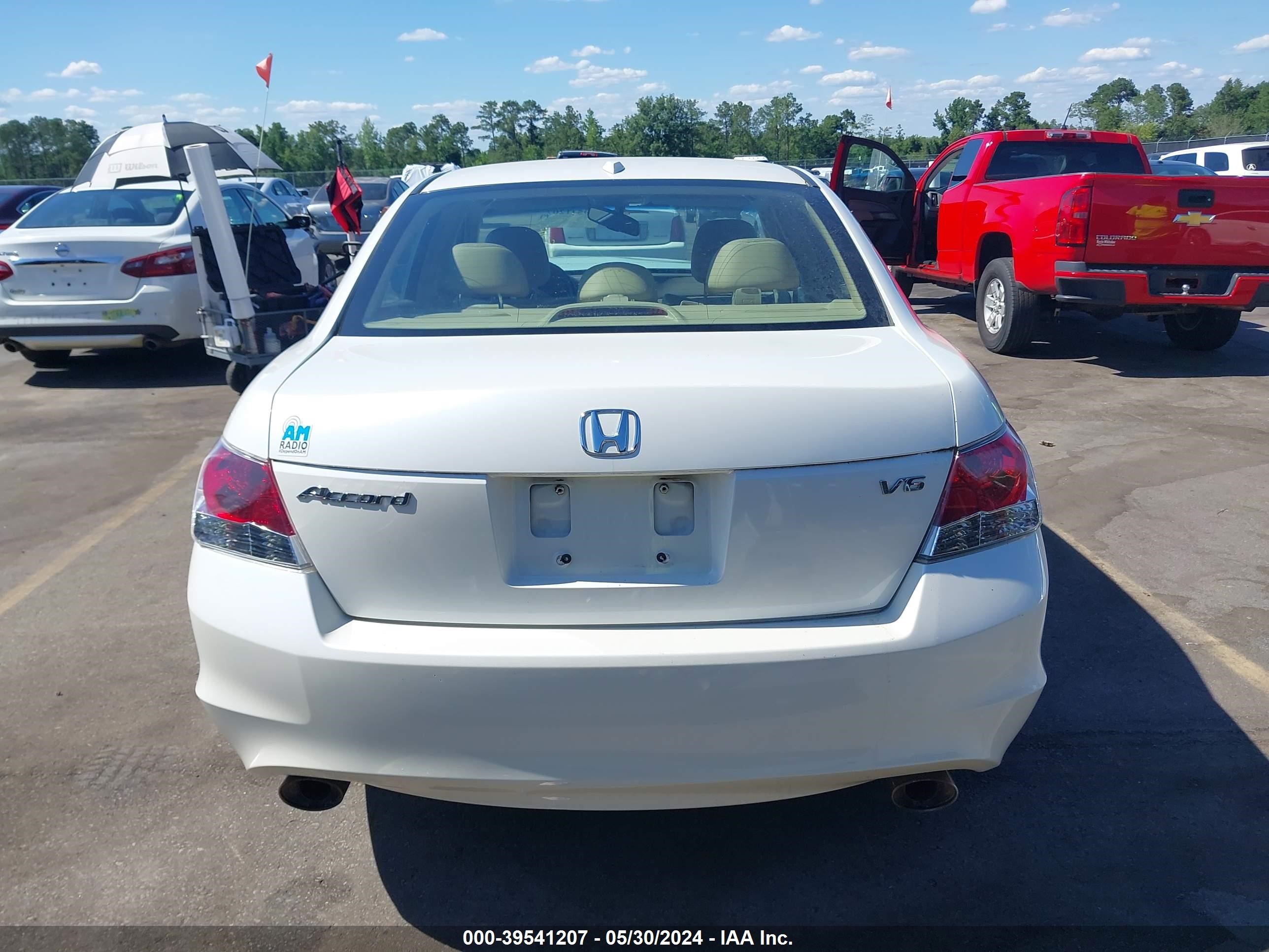 Photo 16 VIN: 1HGCP36828A066032 - HONDA ACCORD 