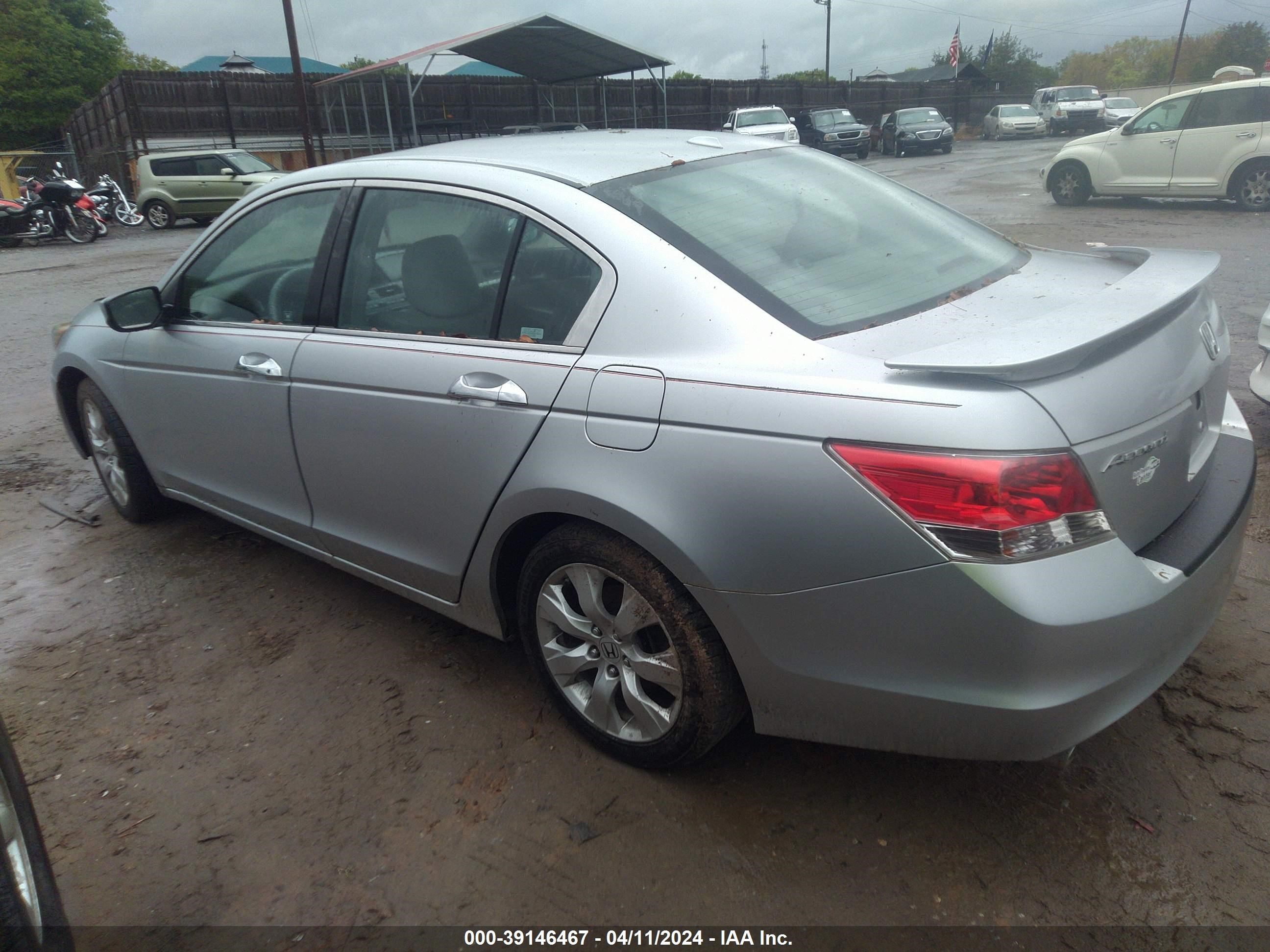 Photo 2 VIN: 1HGCP36828A074566 - HONDA ACCORD 