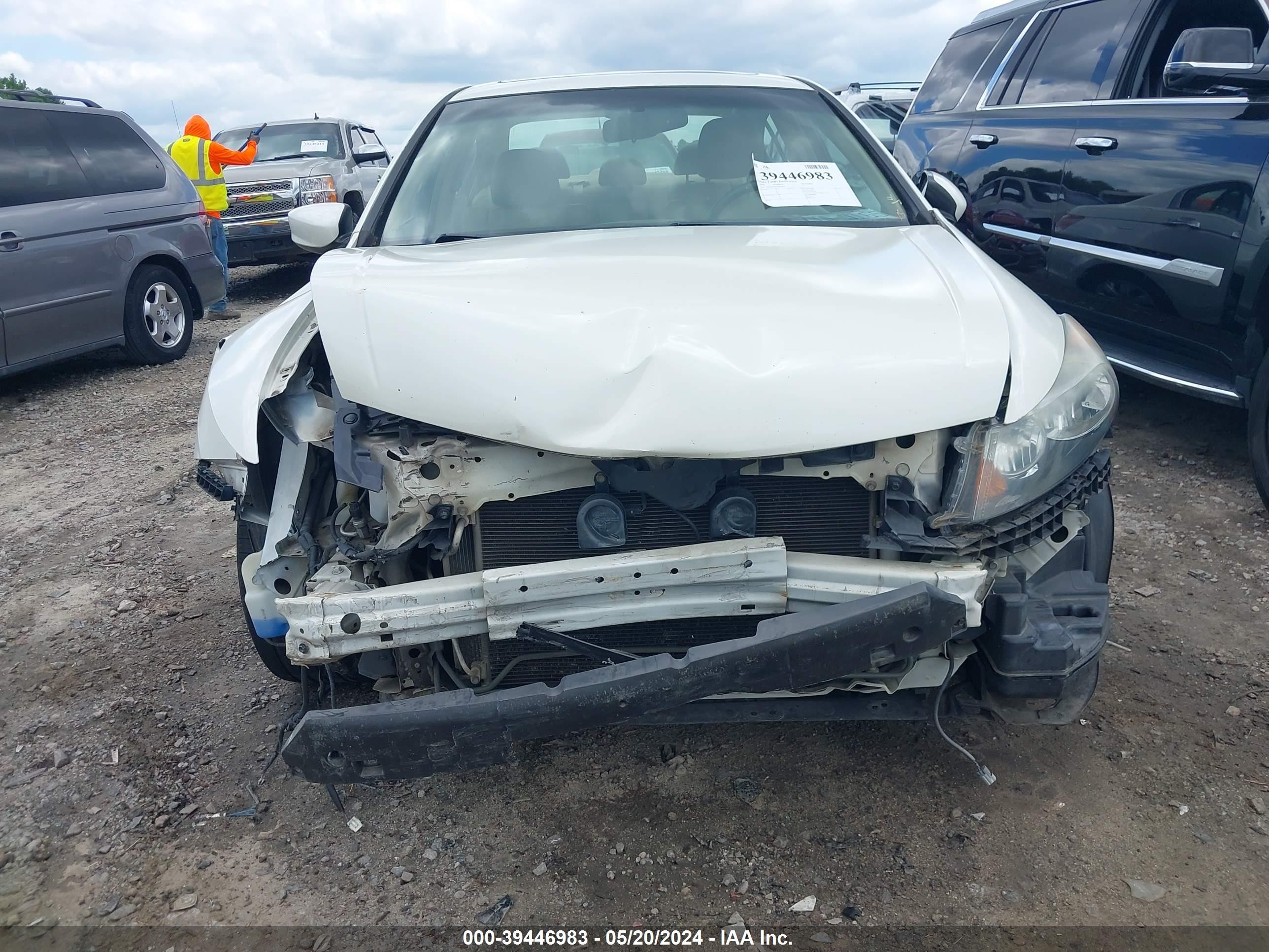 Photo 12 VIN: 1HGCP36828A084093 - HONDA ACCORD 