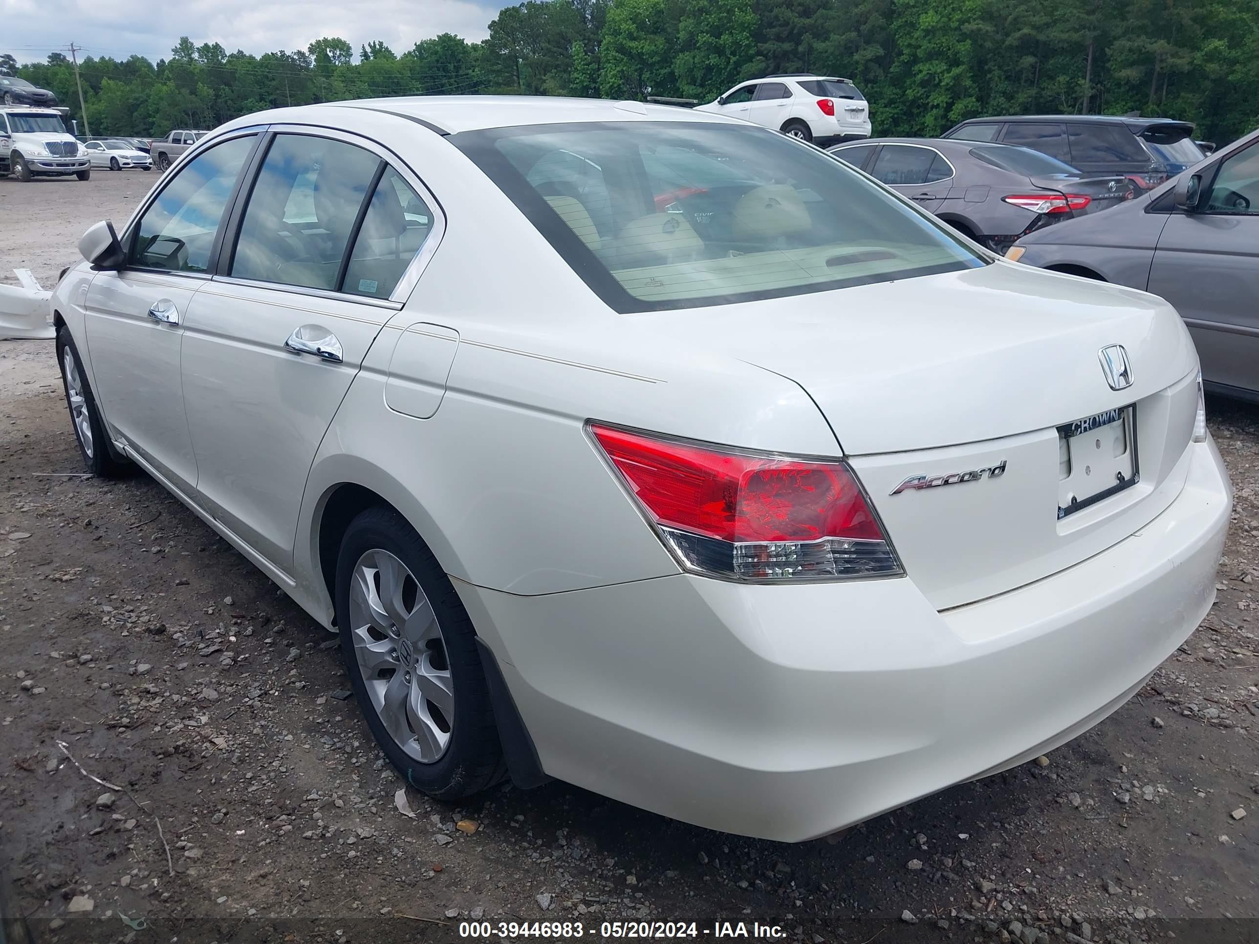 Photo 2 VIN: 1HGCP36828A084093 - HONDA ACCORD 