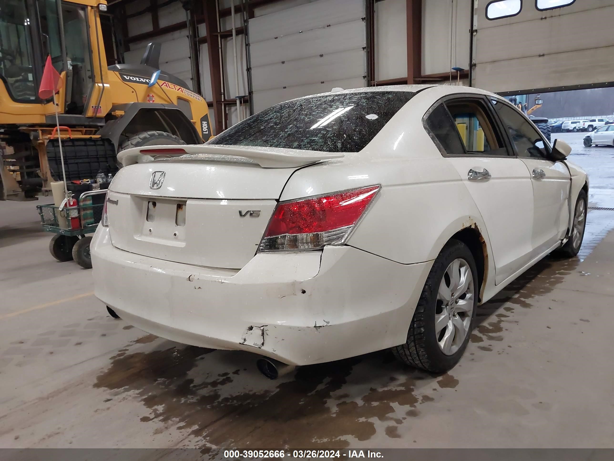 Photo 13 VIN: 1HGCP36829A003403 - HONDA ACCORD 