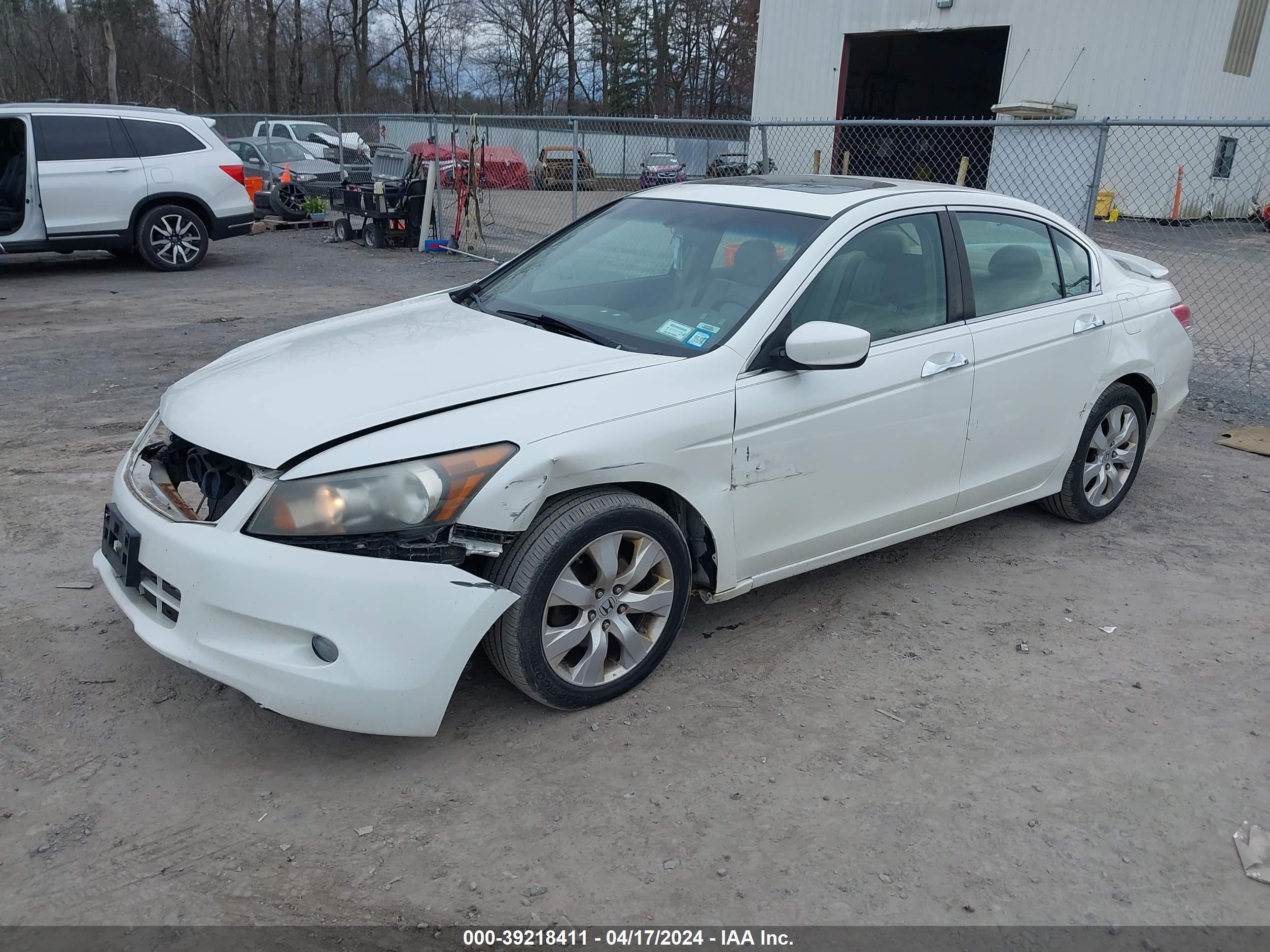 Photo 1 VIN: 1HGCP36829A010450 - HONDA ACCORD 