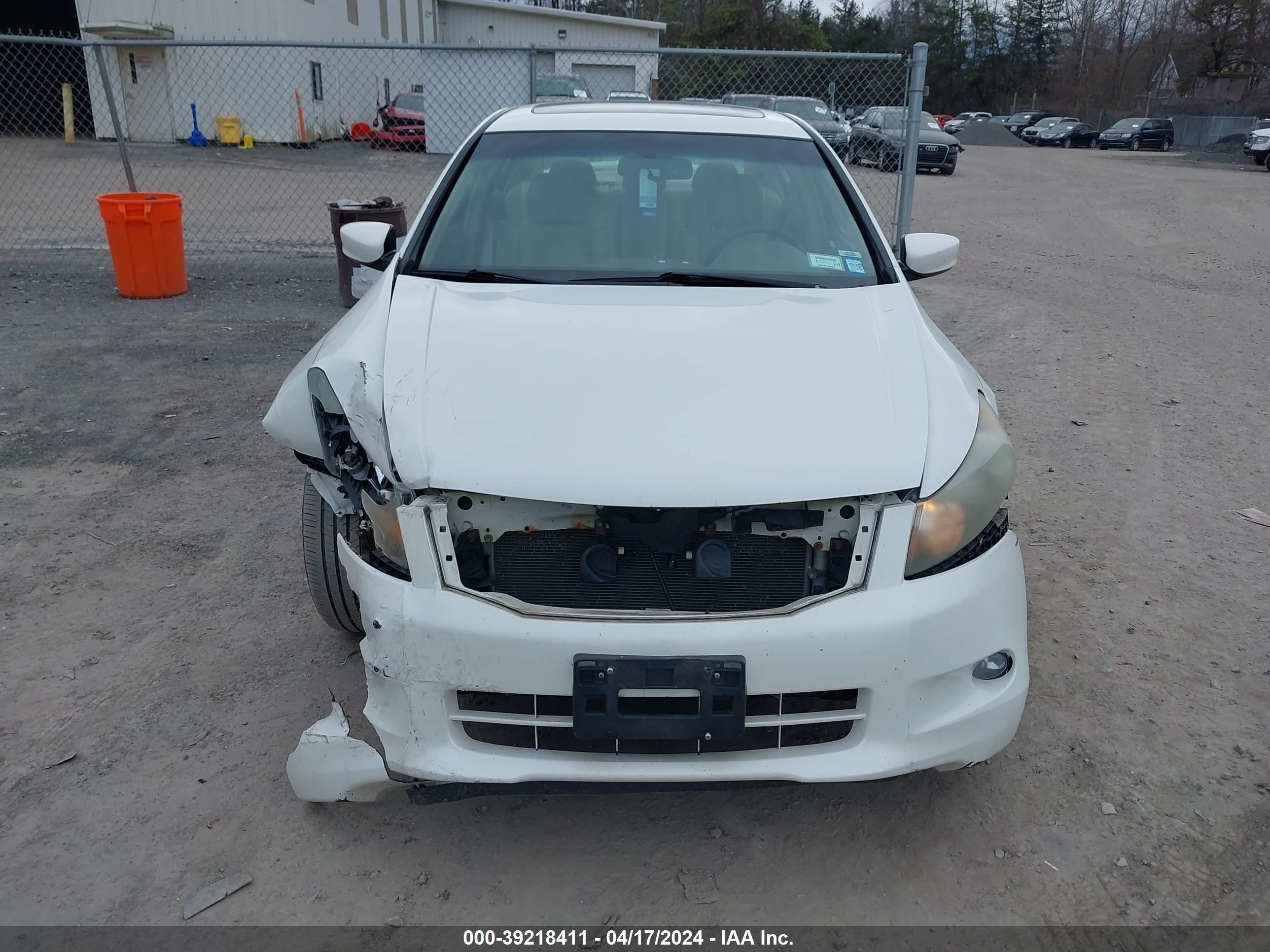 Photo 11 VIN: 1HGCP36829A010450 - HONDA ACCORD 