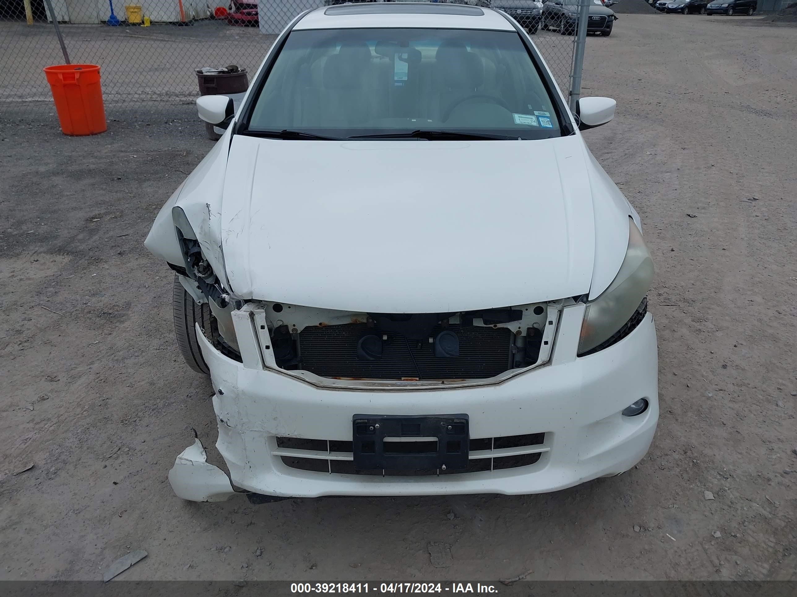 Photo 5 VIN: 1HGCP36829A010450 - HONDA ACCORD 