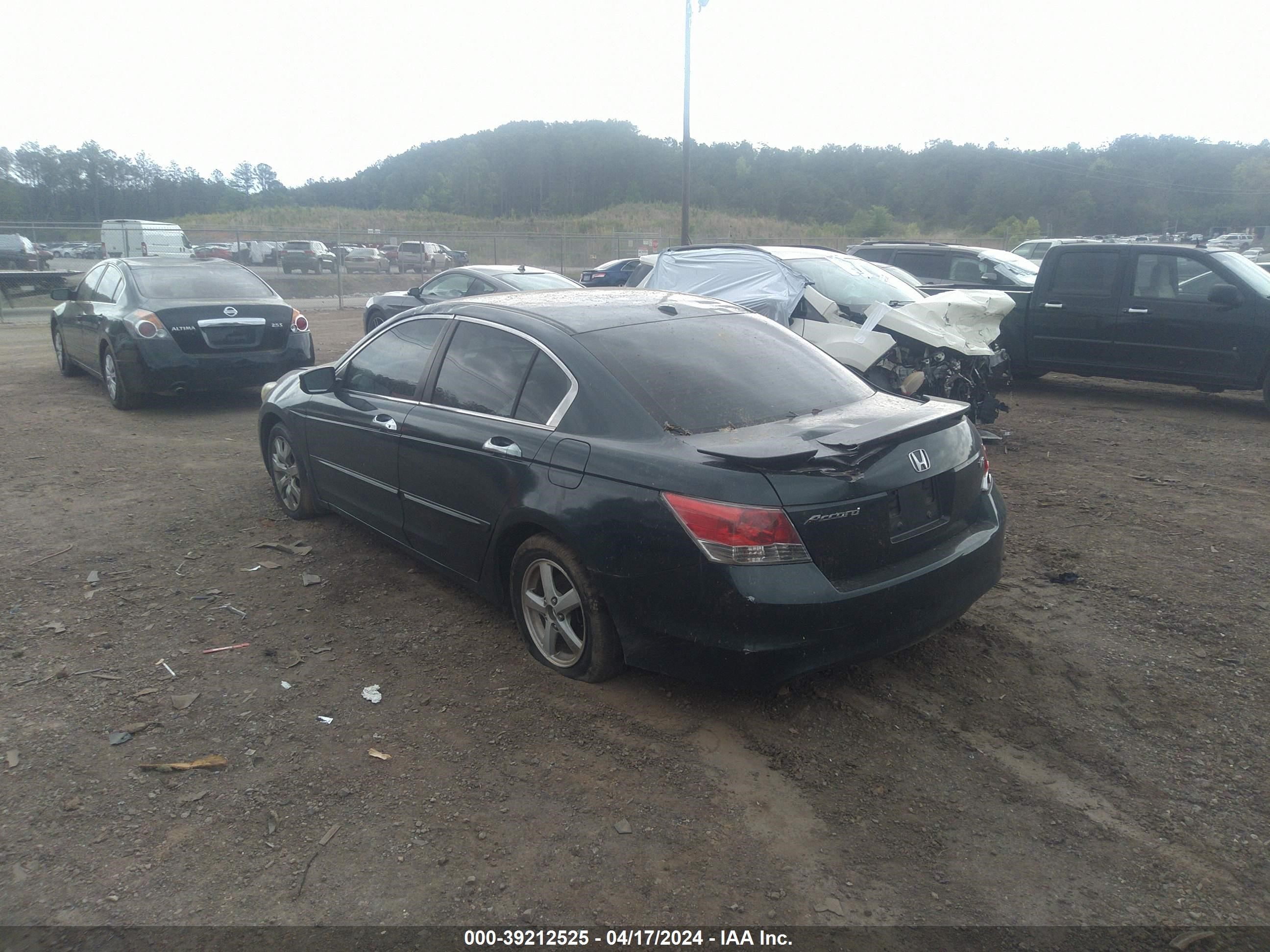 Photo 2 VIN: 1HGCP36838A009001 - HONDA ACCORD 