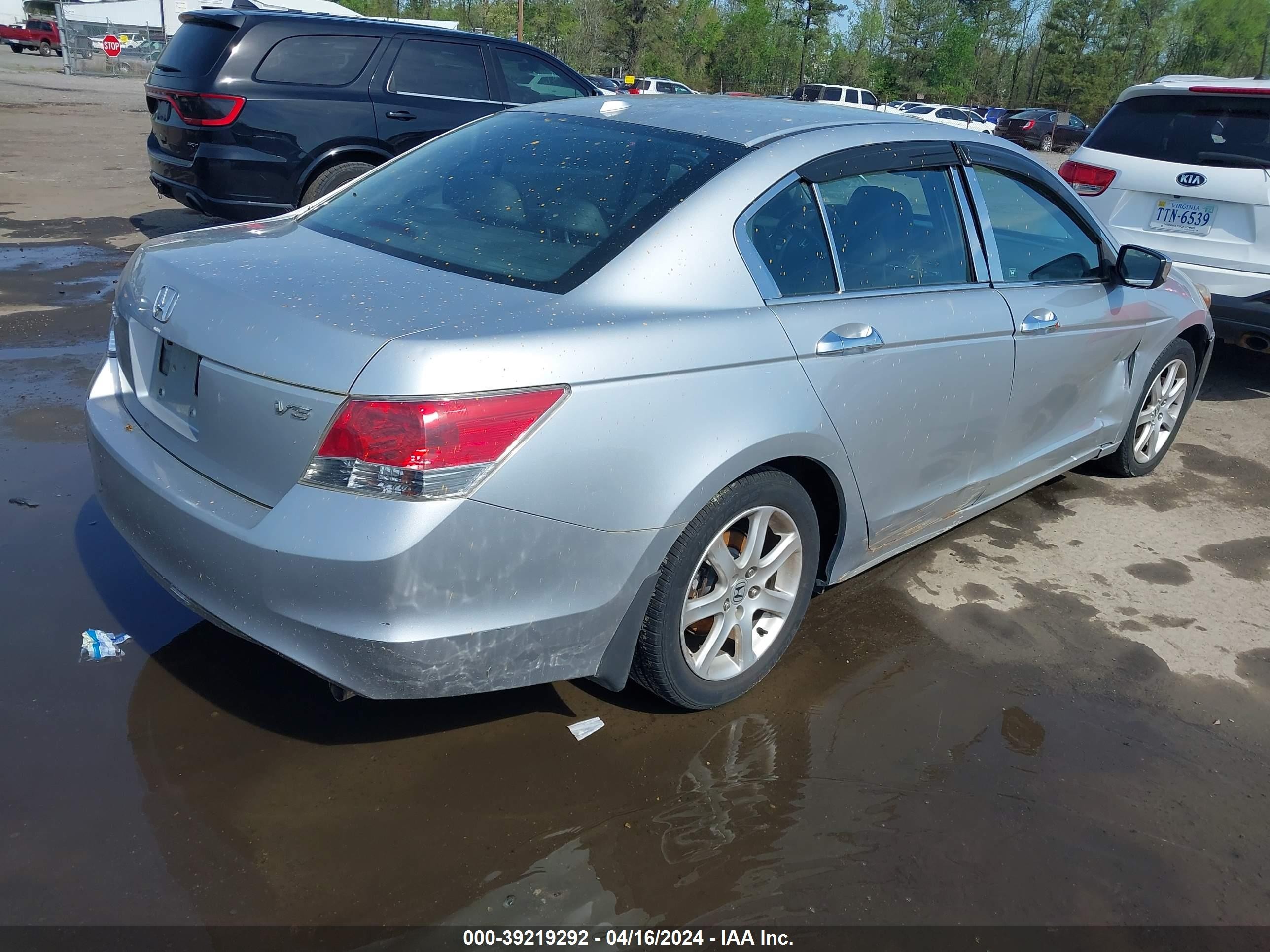 Photo 3 VIN: 1HGCP36838A009614 - HONDA ACCORD 